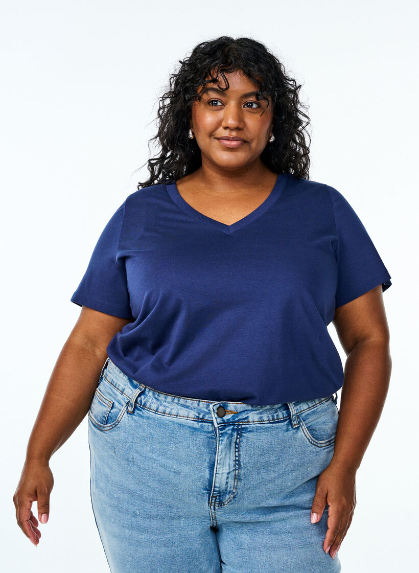 Basic cotton T-shirt with a V-neck, Blue, Model image number 0