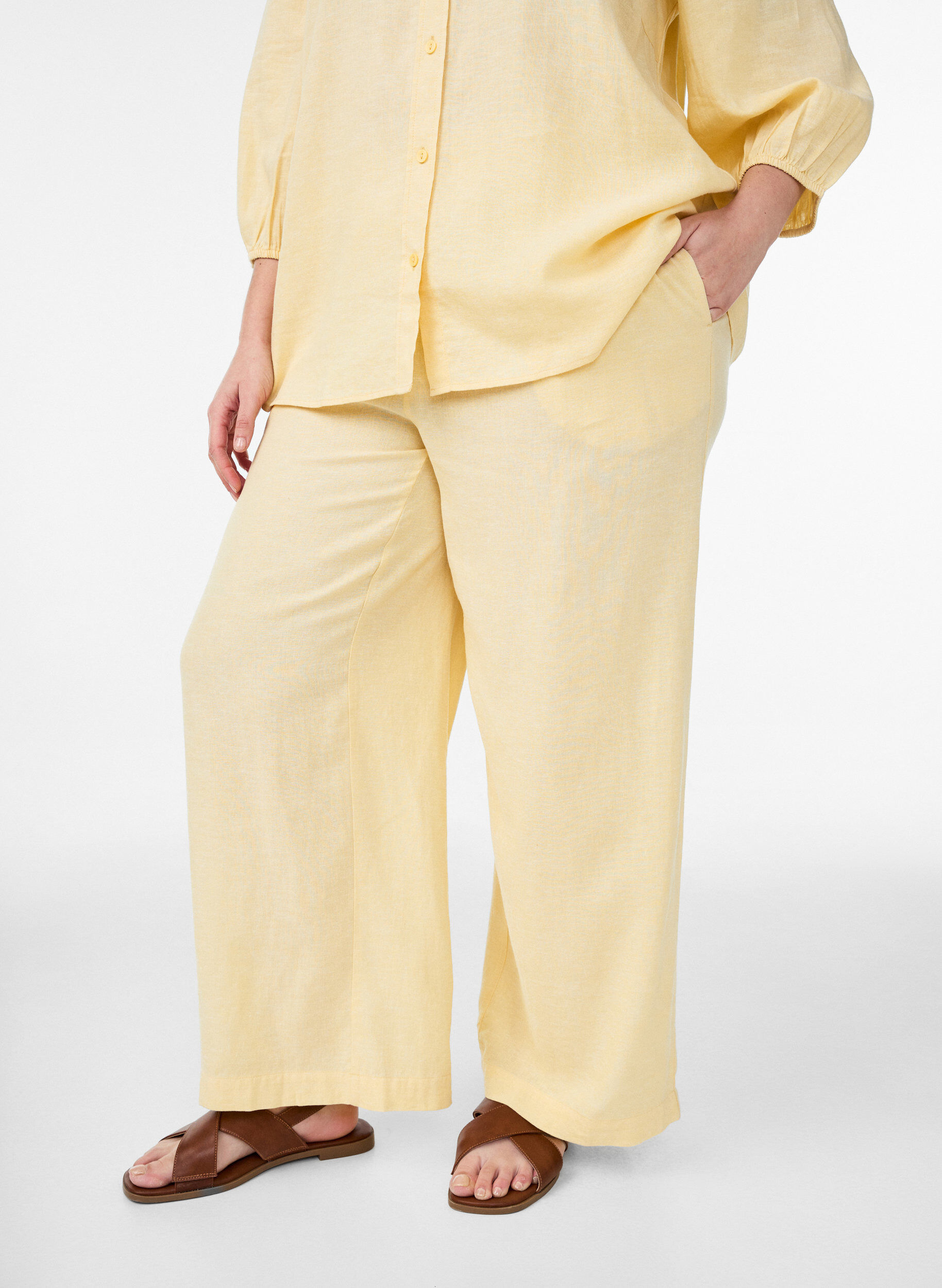 Zizzifashion Wide-leg linen and viscose trousers, Yellow, Model image number 2