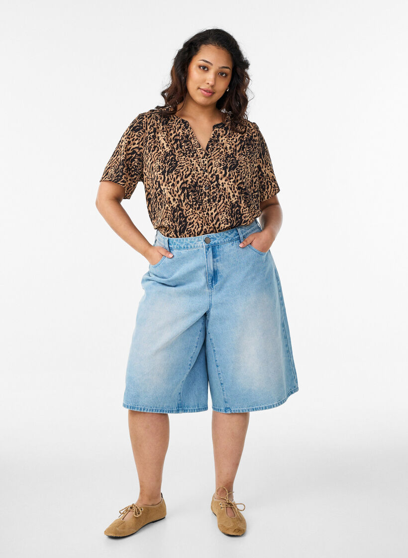 Blouse with short sleeves and v-neck, Brown, Model image number 1