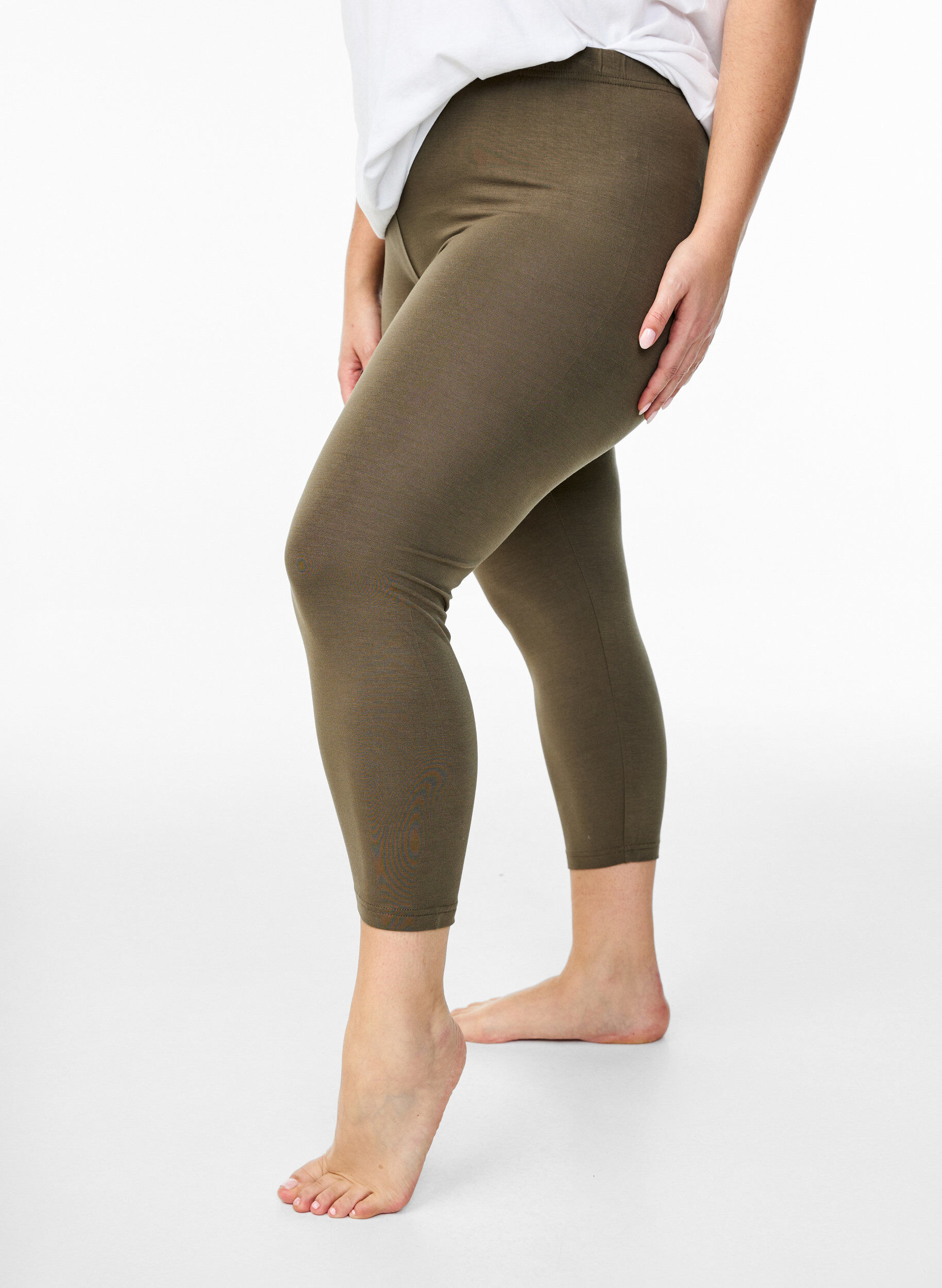 Zizzifashion Basic 3/4 leggings in viscose, Green, Model image number 0
