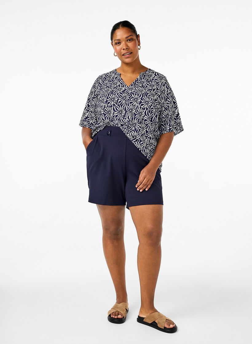 V-neck blouse with floral print, White Blue Flower, Model image number 2