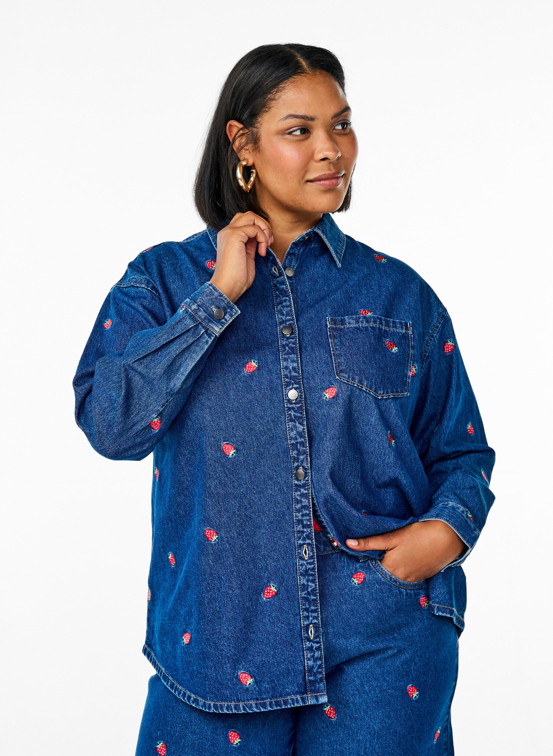 Denim shirt with embroidered strawberries, Blue, Model