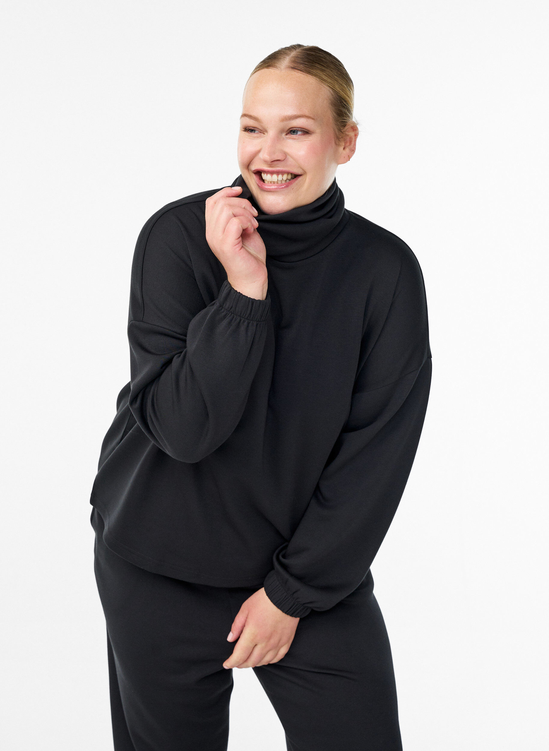 Blouse with turtleneck in modal mix, Black, Model
