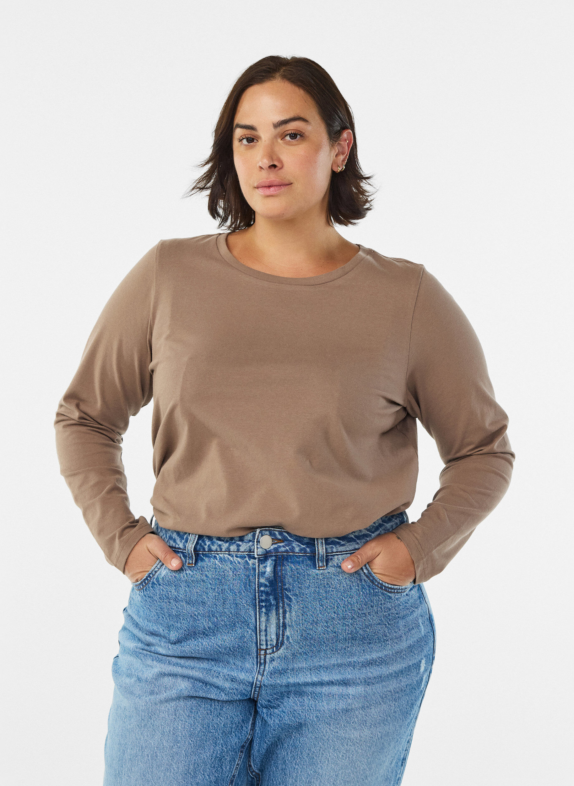 Basic jersey blouse with long sleeves, Brown, Model
