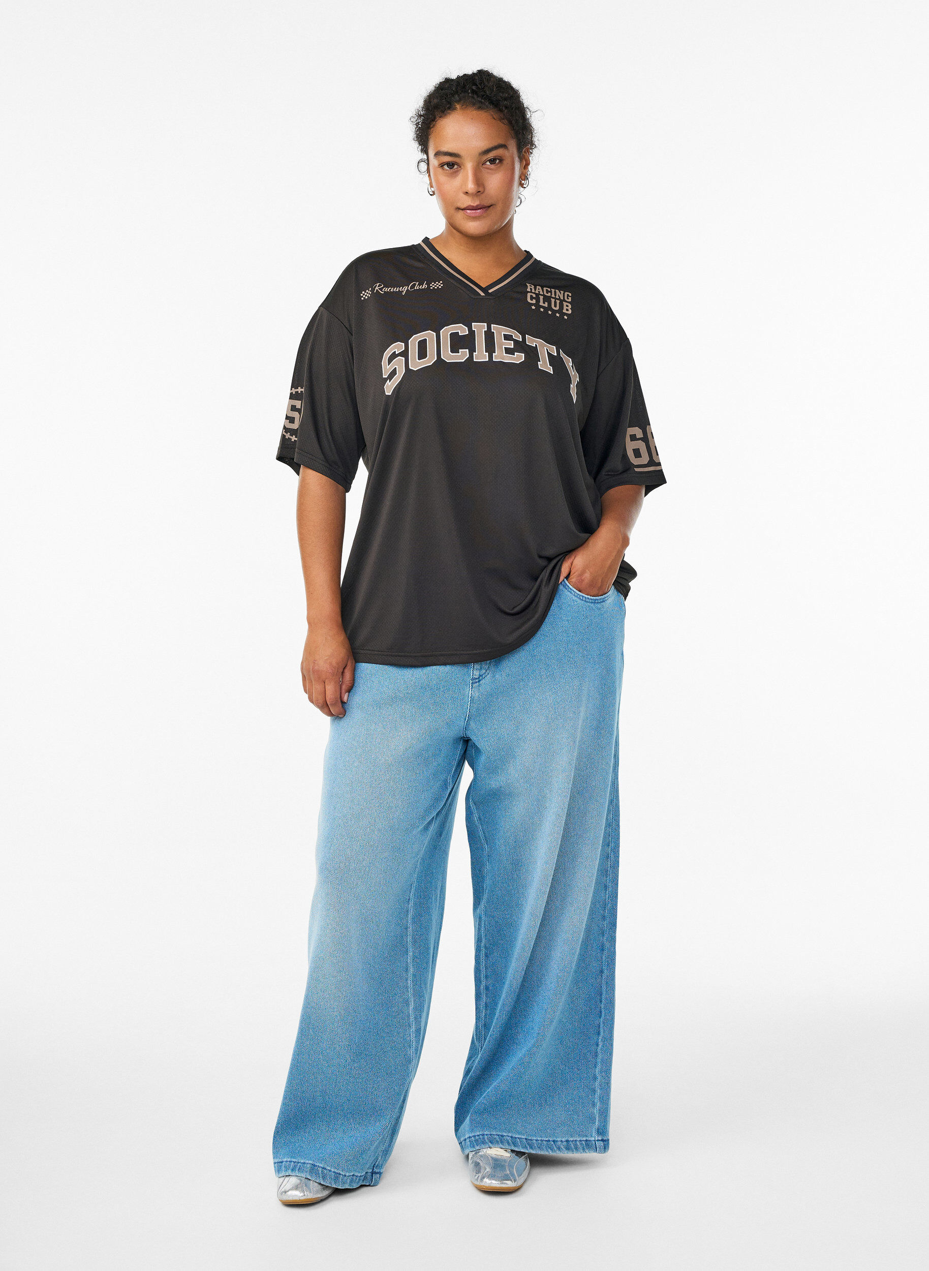 Zizzifashion Sporty T-shirt with V-neck and racing print, Black, Model image number 1