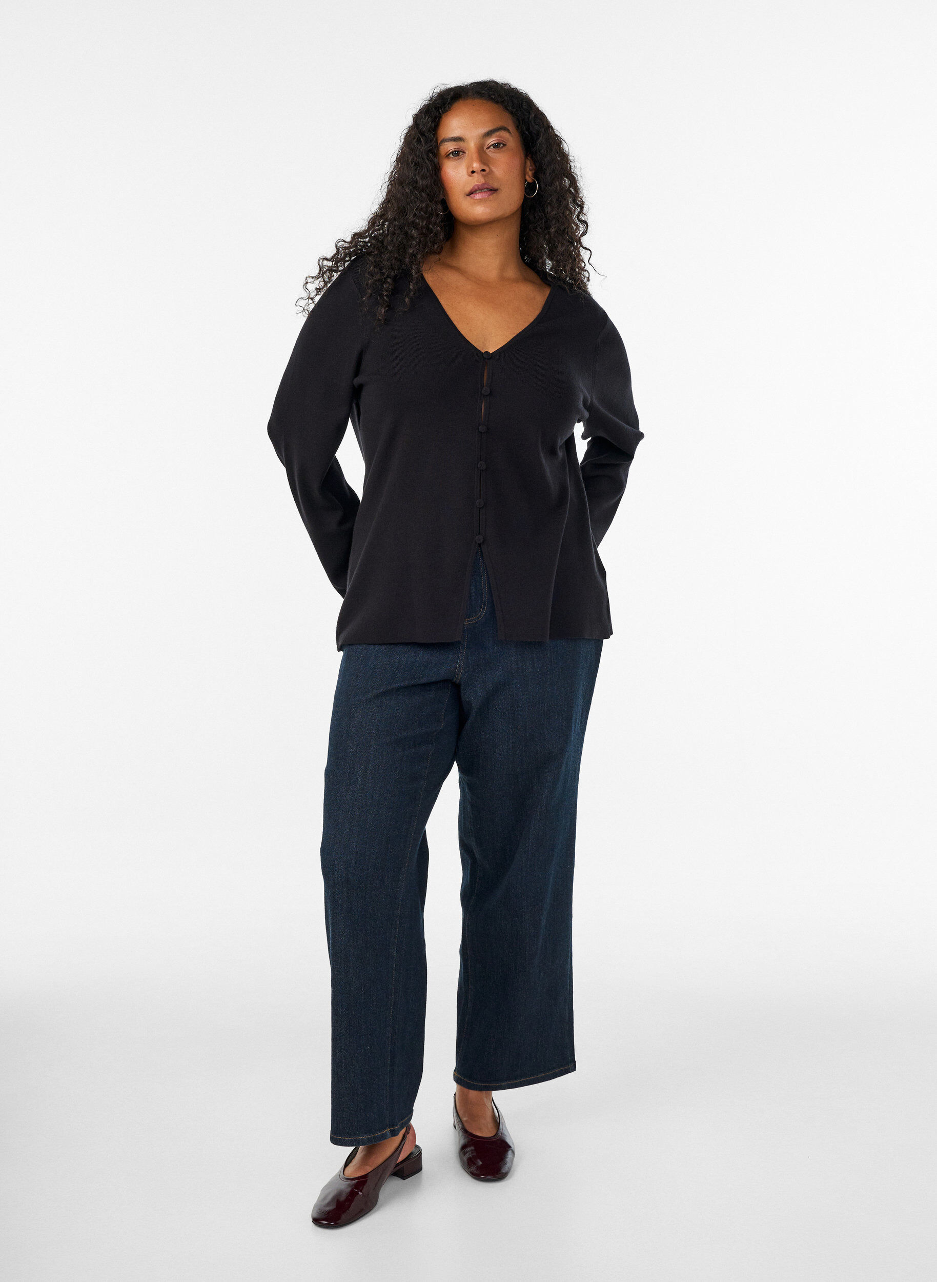 ZizzifashionFine-knit cardigan with fabric-covered buttons, Black, Model image number 1