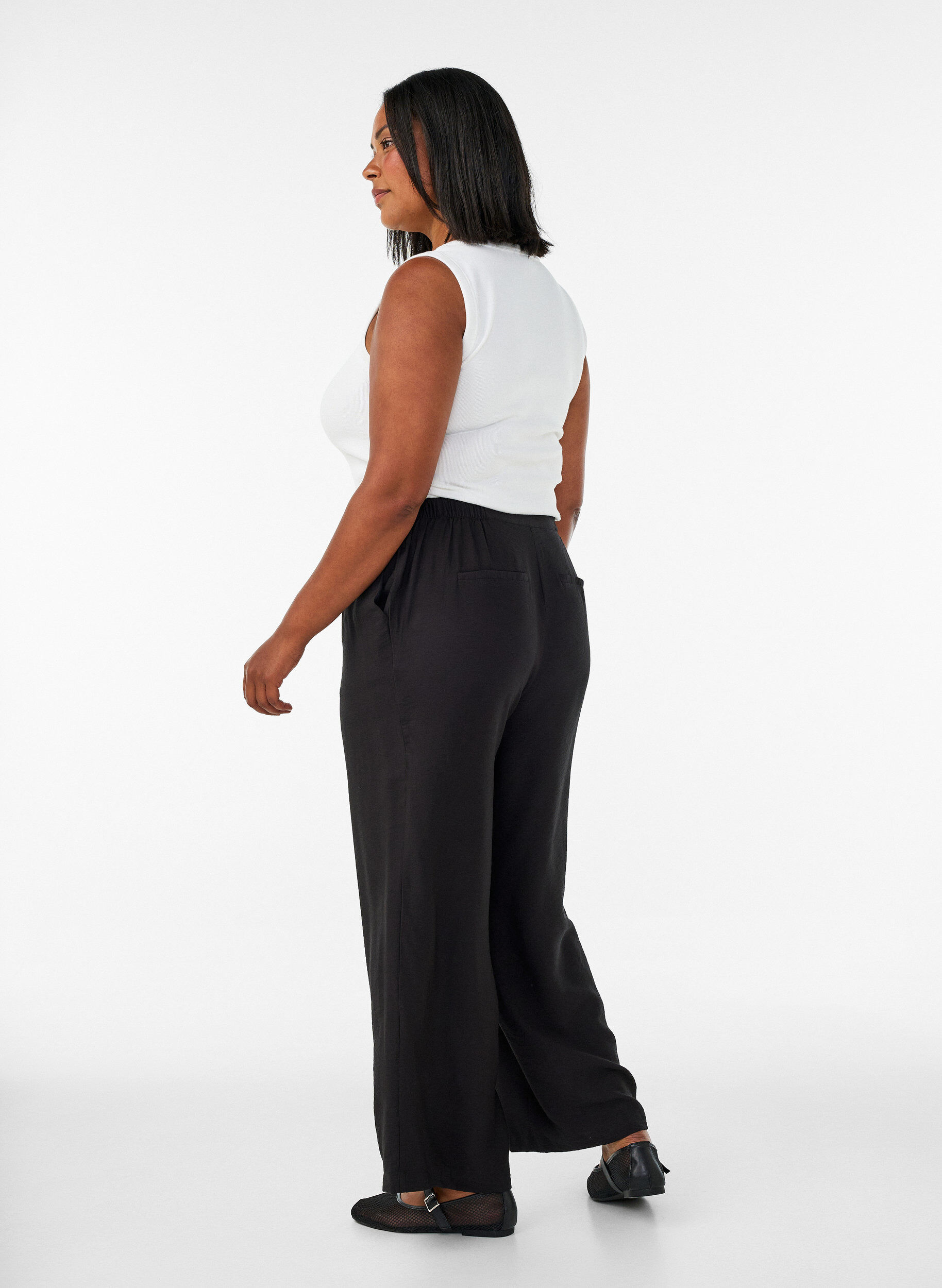Zizzifashion Viscose trousers with an elasticated waist and straight legs, Black, Model image number 1