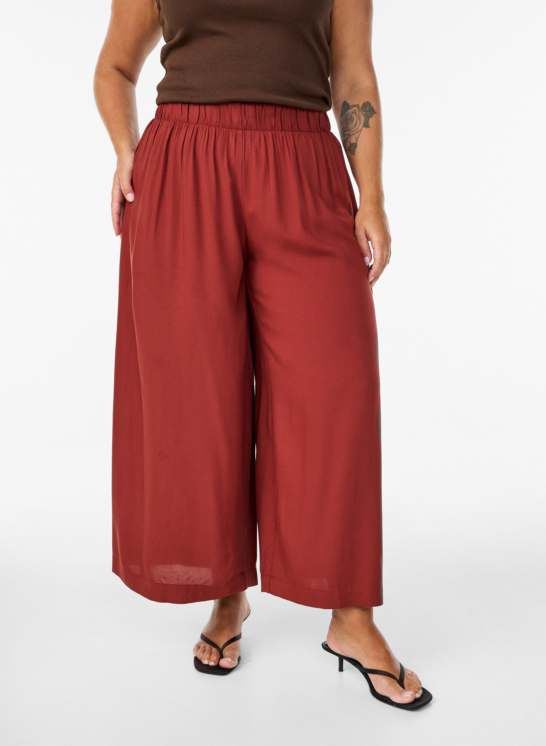 Zizzifashion Culottes in viscose with a high waist and wide legs, Red, Model image number 2