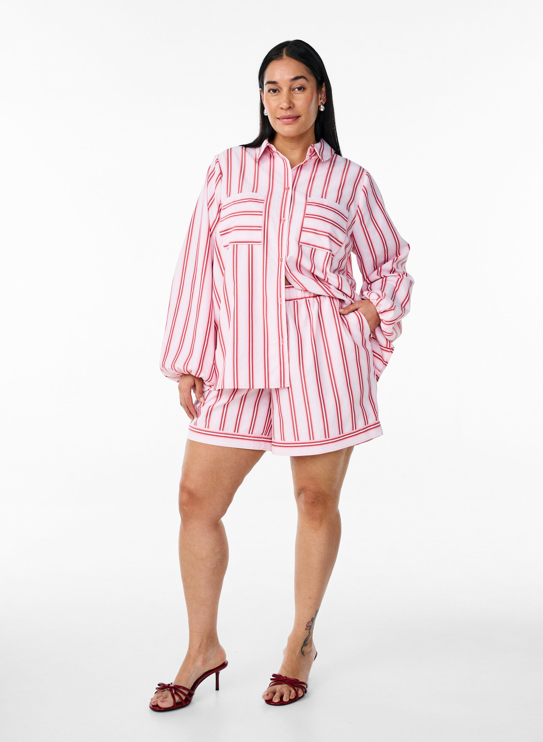 Zizzifashion Loose shorts with stripes and pockets, Pink, Model image number 1