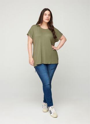Round neck t-shirt made from a viscose mix, Deep Lichen Green, Model image number 2
