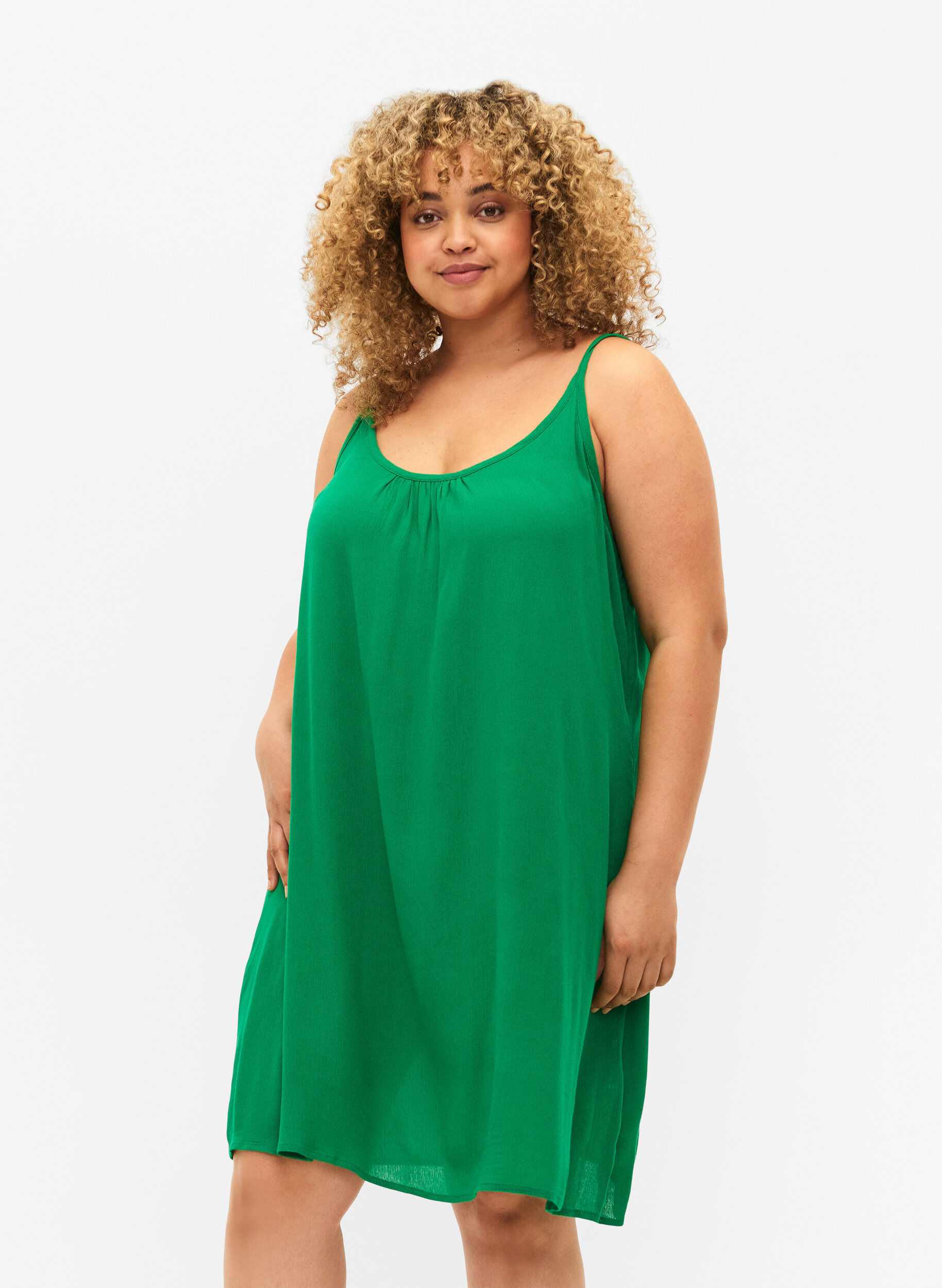 Zizzifashion Solid colour strap dress in viscose, Green, Model image number 2