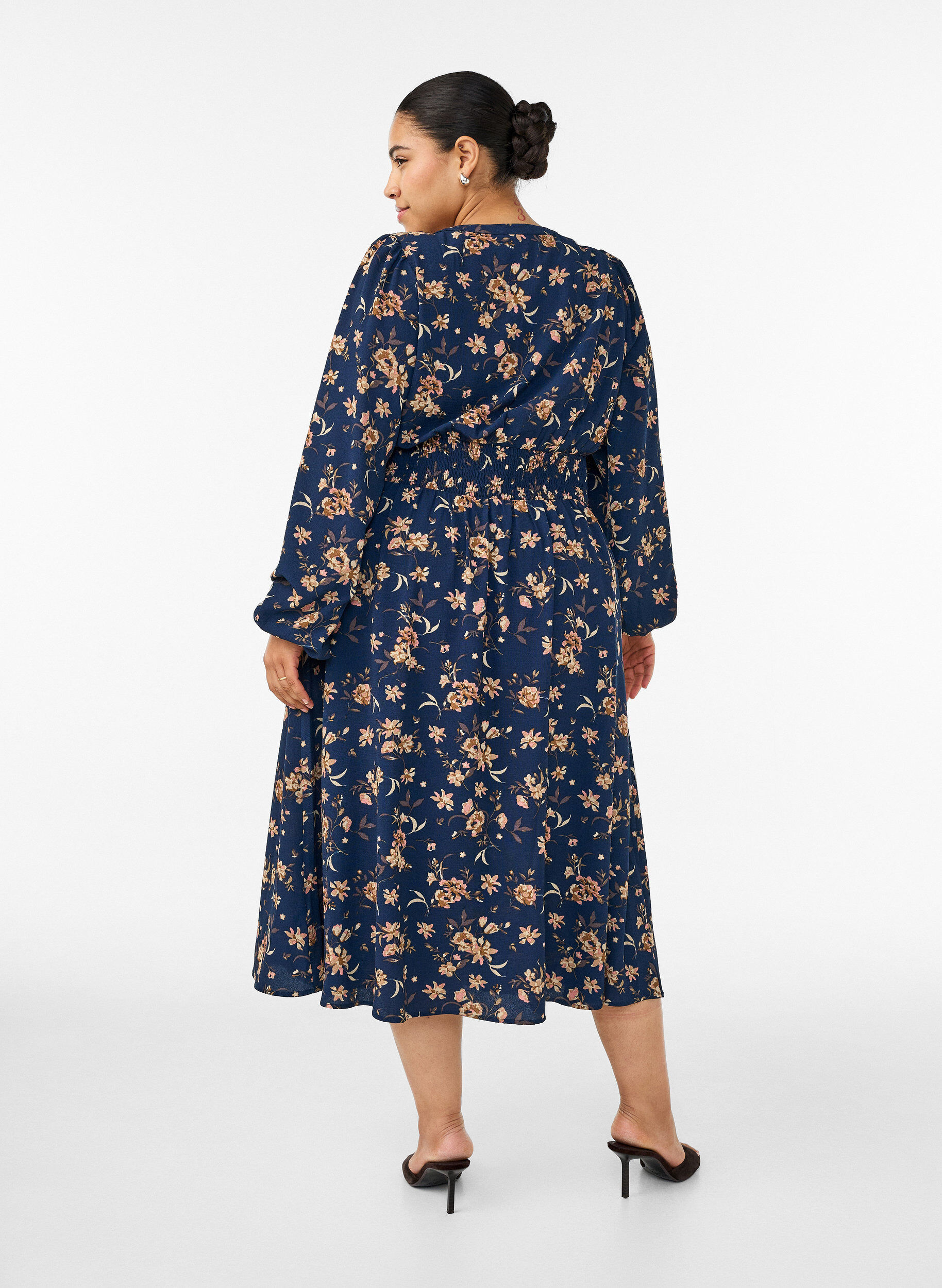 Zizzifashion Midi dress with smock and decorative buttons, Blue, Model image number 1
