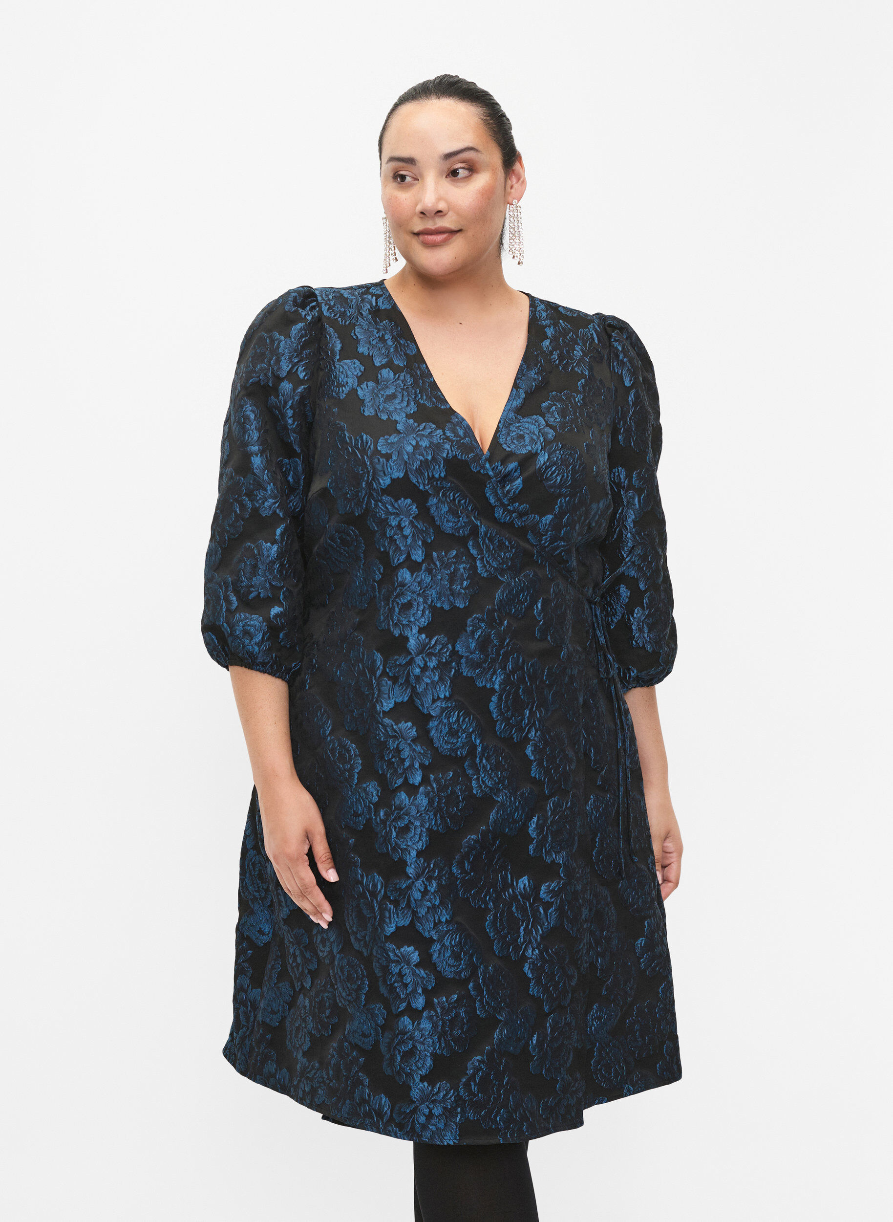 Zizzifashion Jacquard wrap dress with 3/4 sleeves, Black Blue, Model image number 0