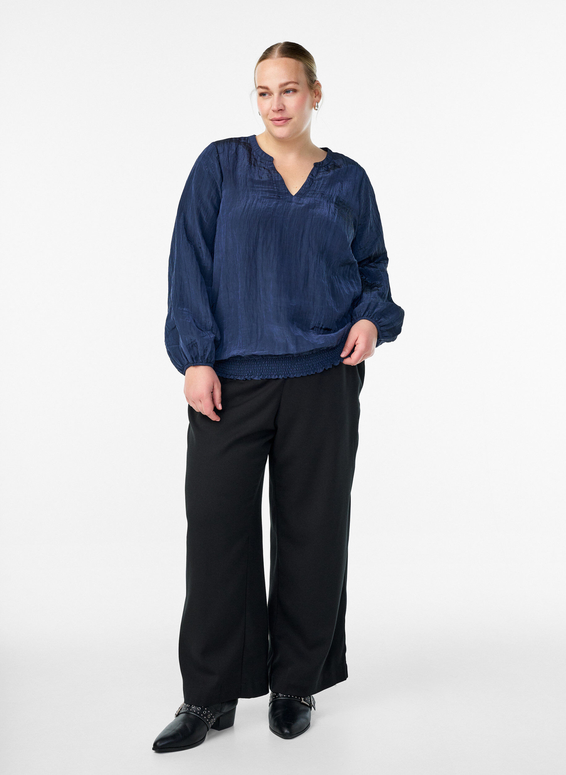 Zizzifashion Blouse with V-neck and crinkled texture, Blue, Model image number 1