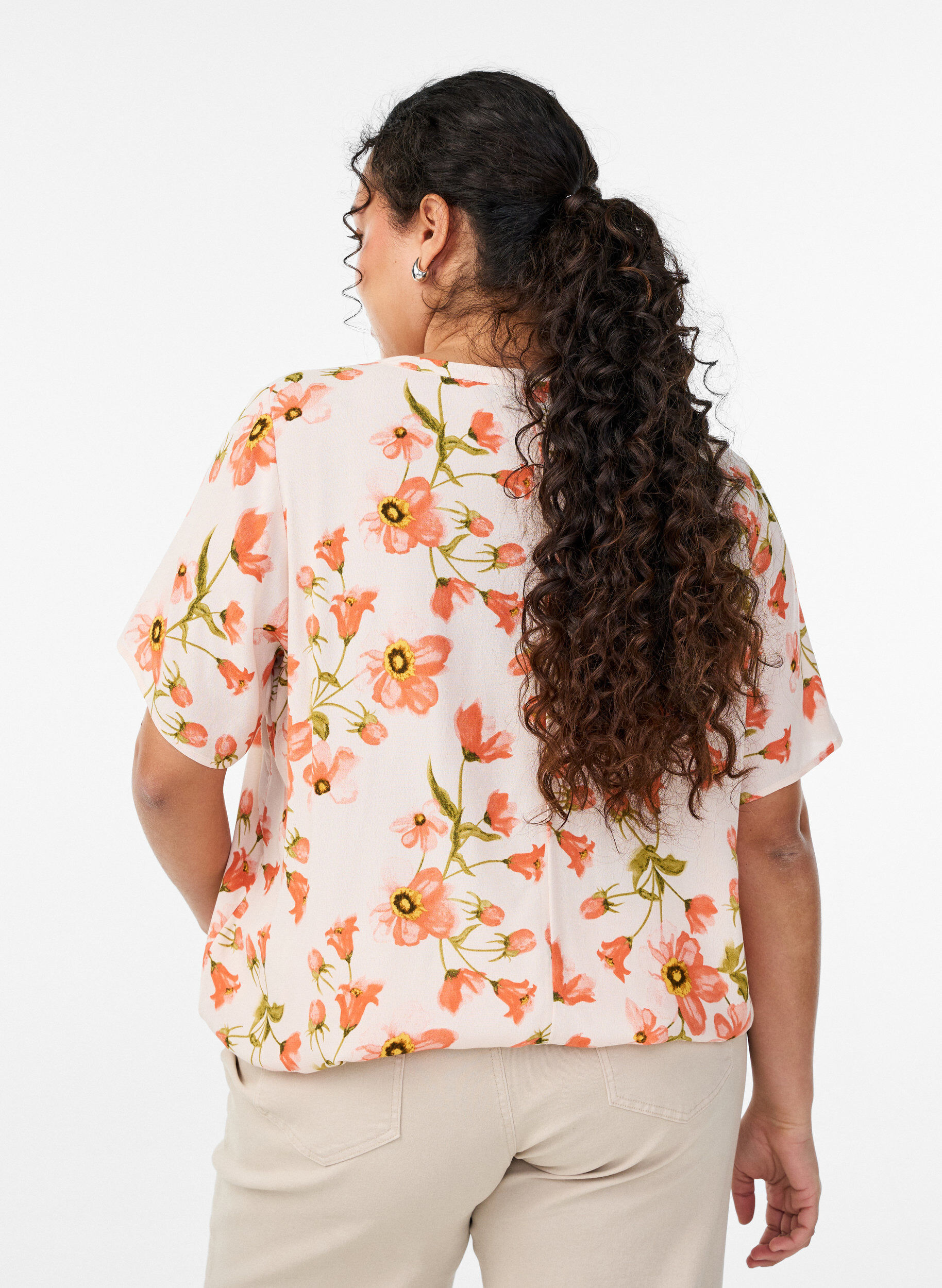 Zizzifashion Viscose blouse with floral print and short sleeves, Vanilla, Model image number 2