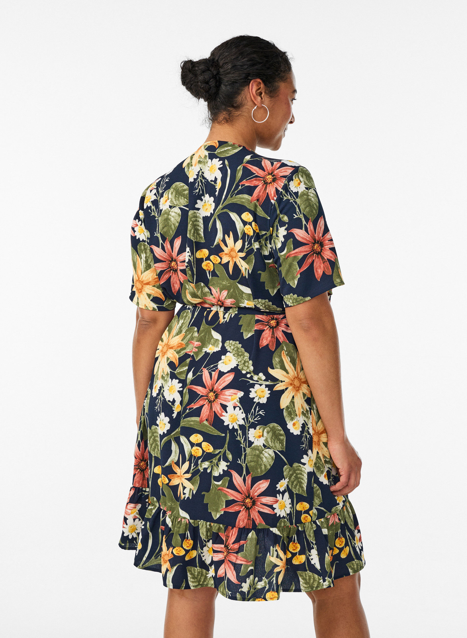 Zizzifashion Floral wrap dress with short sleeves, Blue, Model image number 2