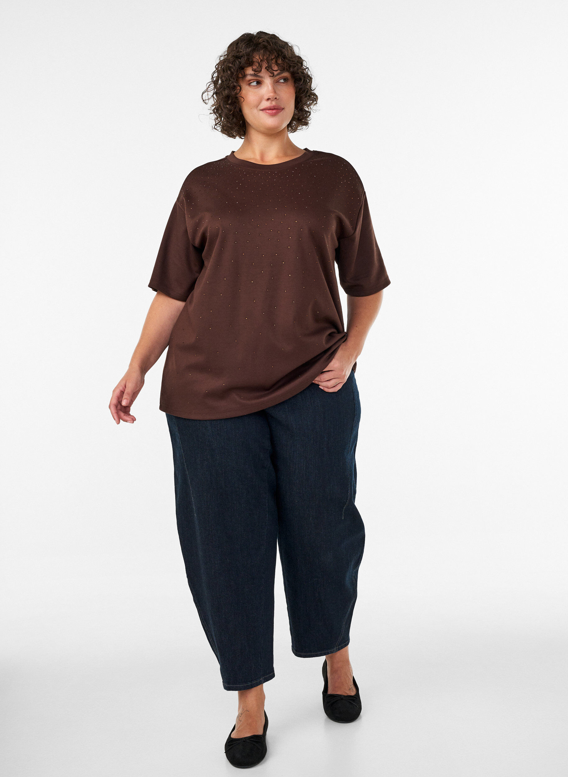 ZizzifashionT-shirt with rhinestones and round neck, Brown, Model image number 1
