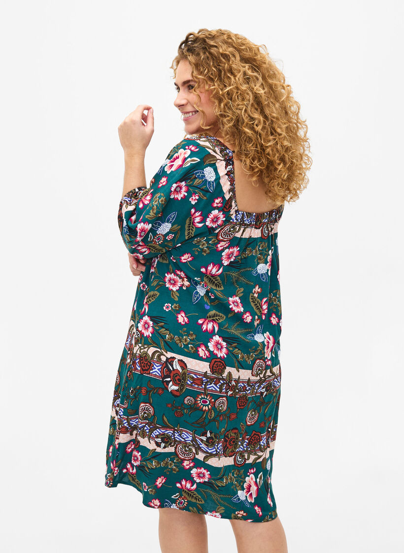 Beach dress in viscose with print, Green, Model image number 2