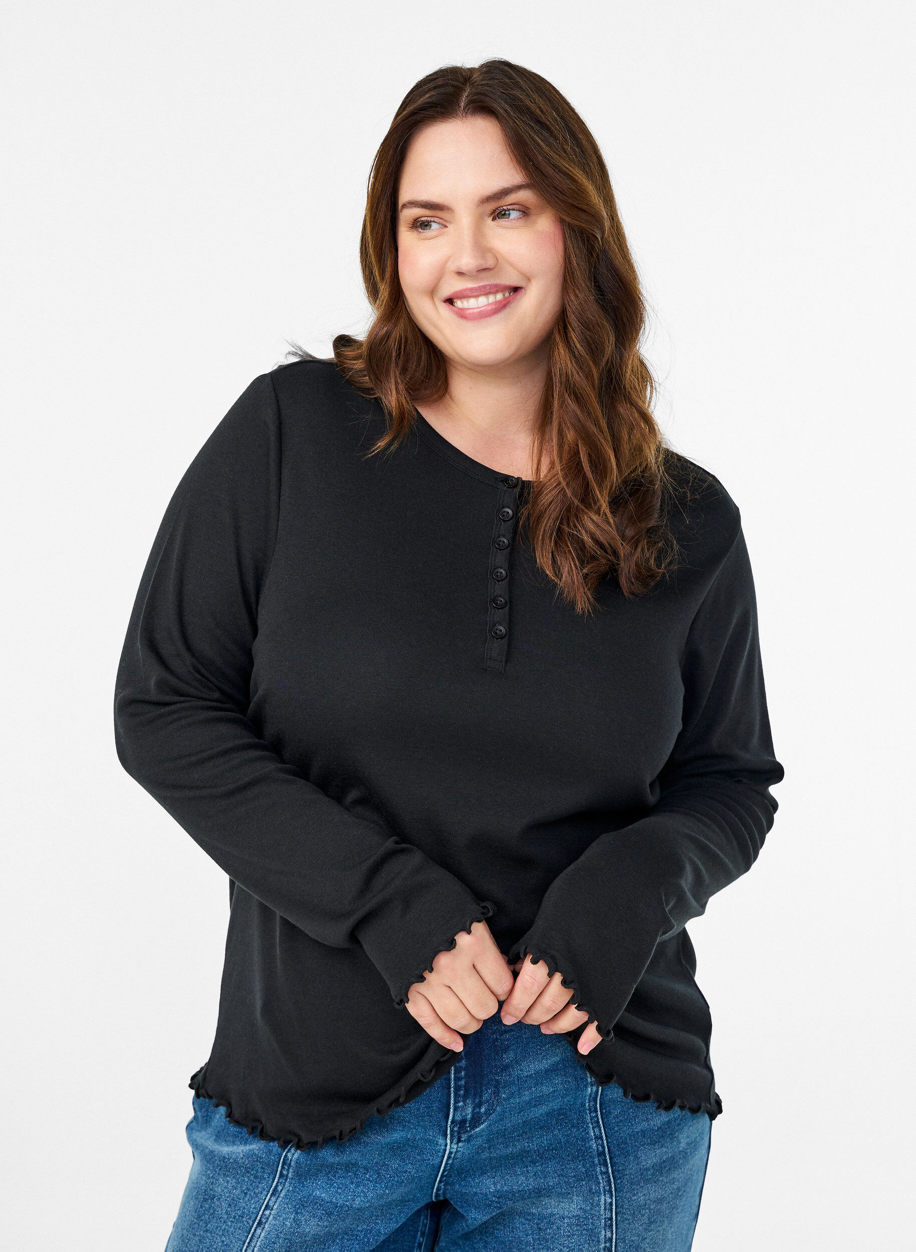 Jersey blouse with buttons and wavy edges, Black, Model