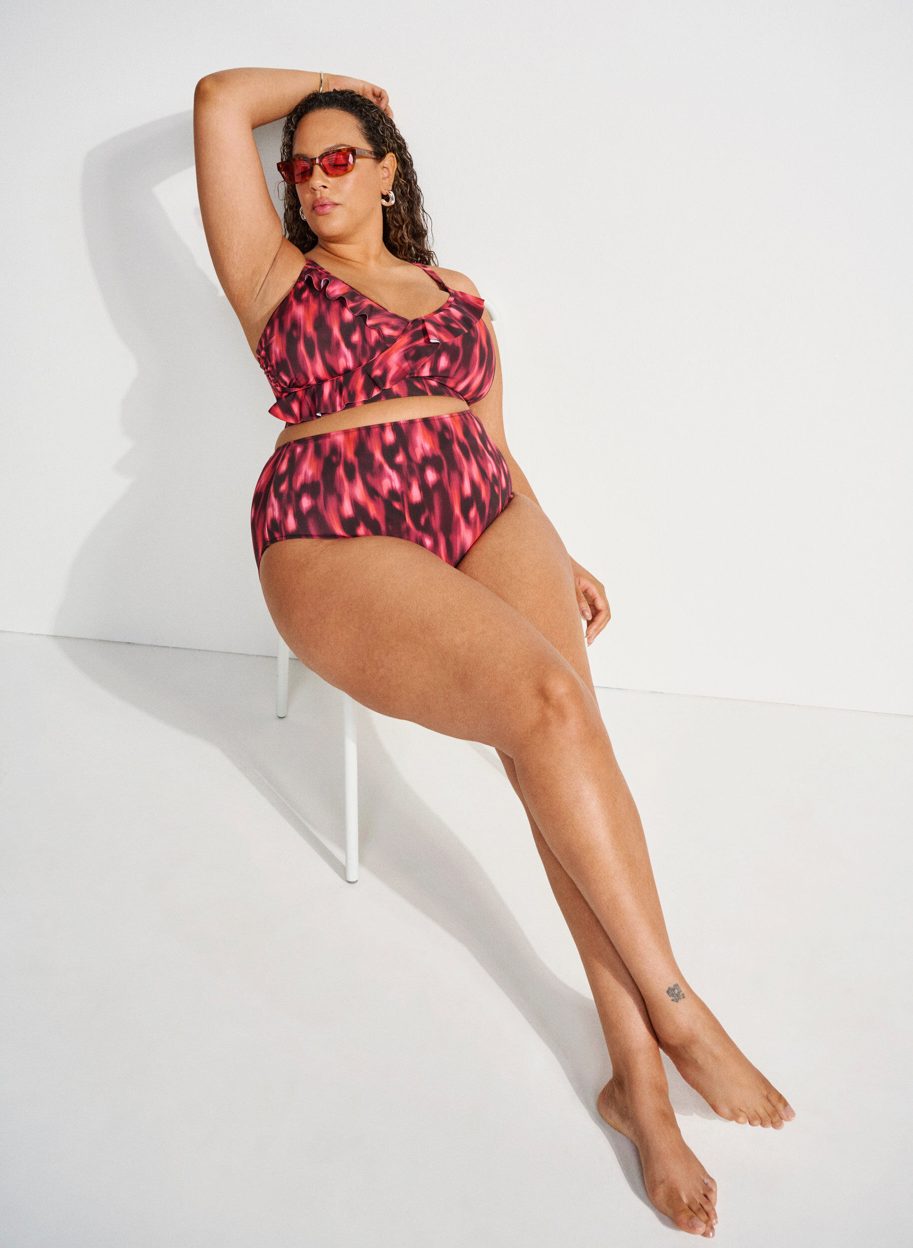 Bikini briefs with print and high waist