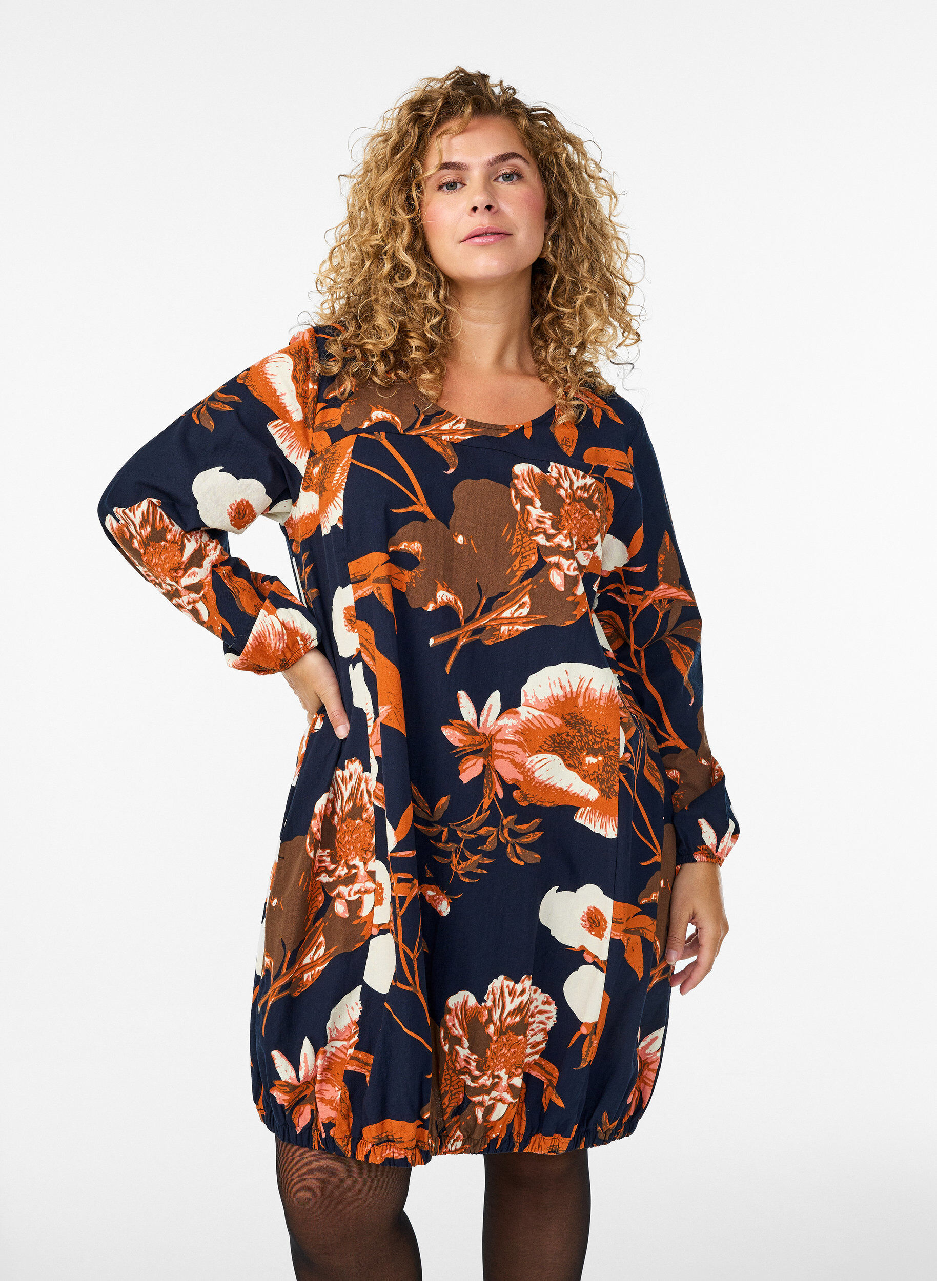ZizzifashionShort cotton dress with an elasticated hem and long sleeves, Black, Model image number 0