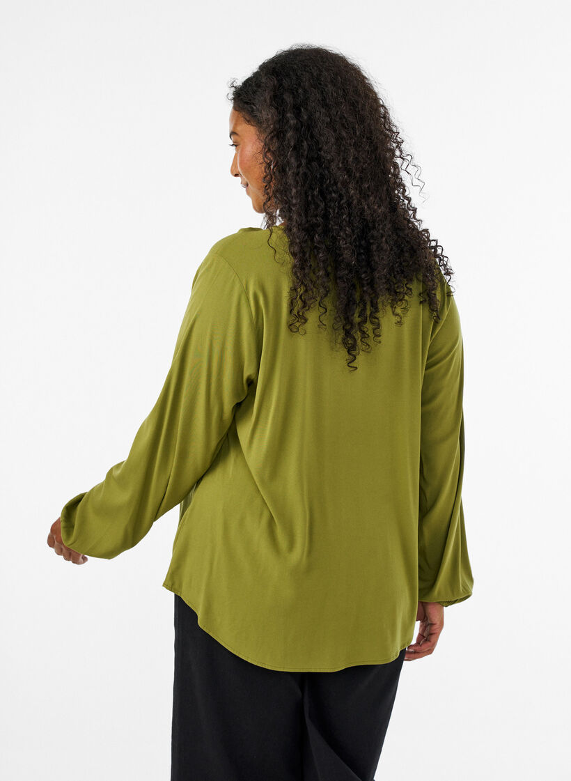 Viscose blouse with a V-neck and long sleeves, Green, Model image number 2