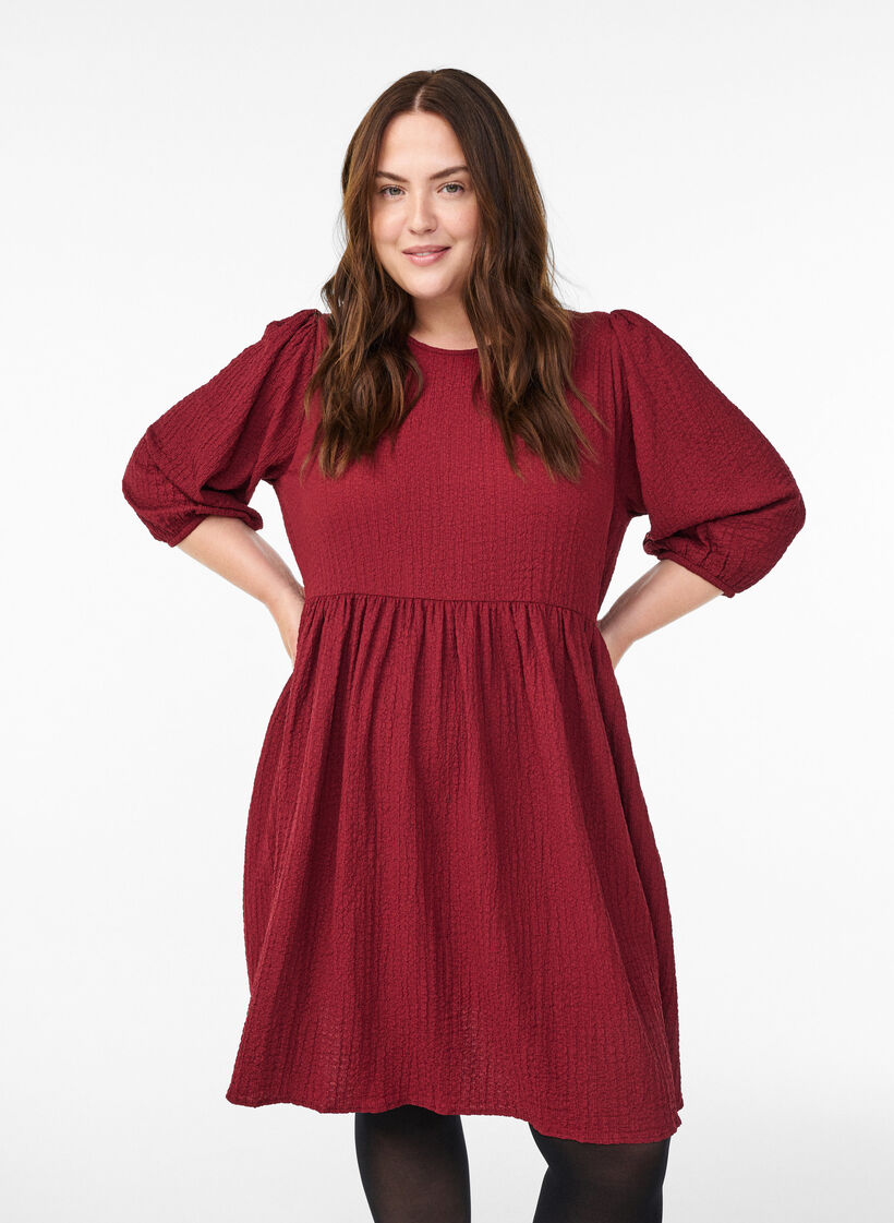 Short dress with texture and 3/4 sleeves, Dark Bordeaux, Model image number 0