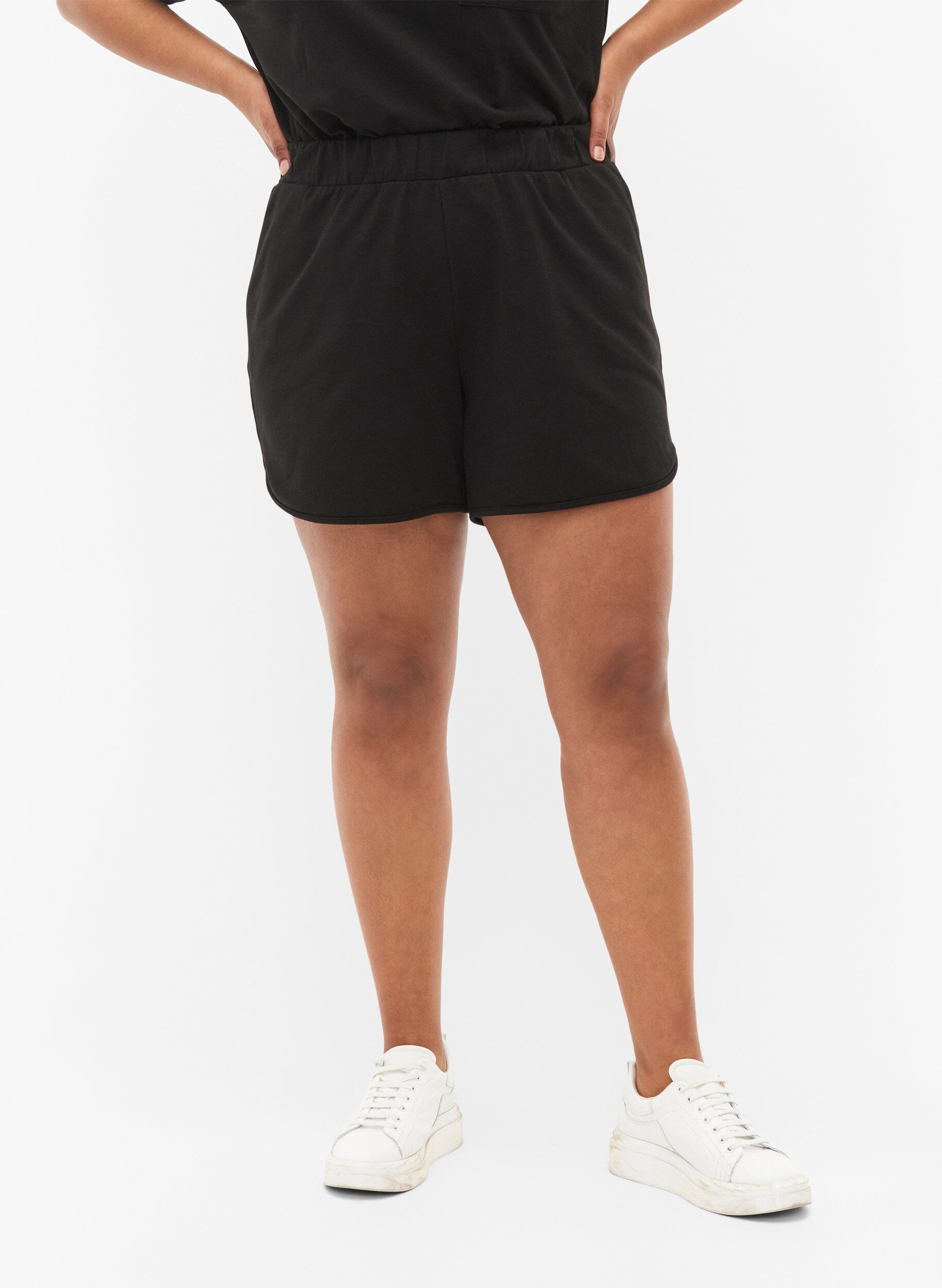Zizzifashion Plain workout shorts with pockets, Black, Model image number 2