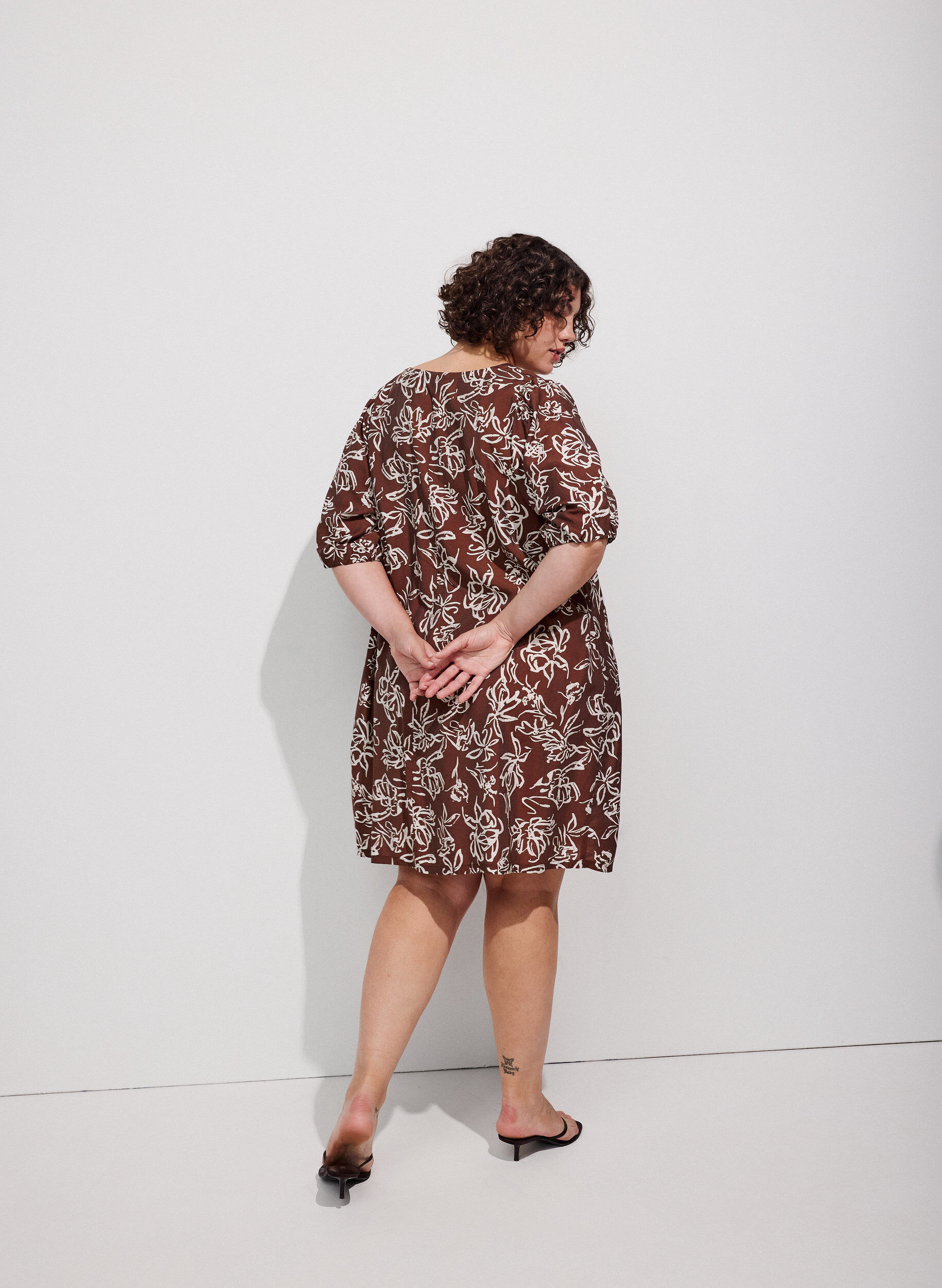 ZizzifashionShort A-line dress with V-neck, Brown, Image image number 0