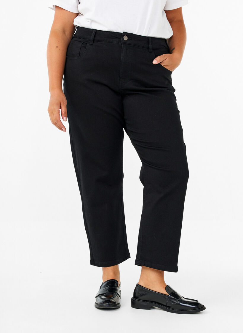 Cropped Vera jeans with straight fit, Black, Model image number 2