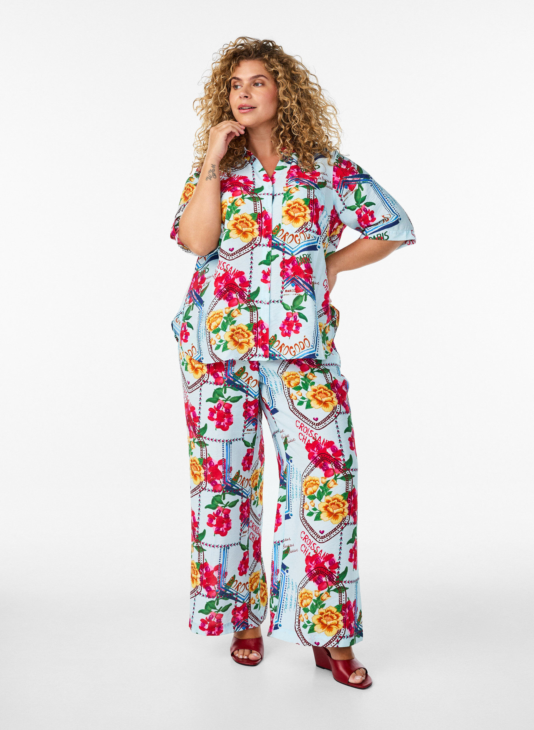 Zizzifashion Straight-leg trousers with a colourful print, Light Blue, Model image number 0