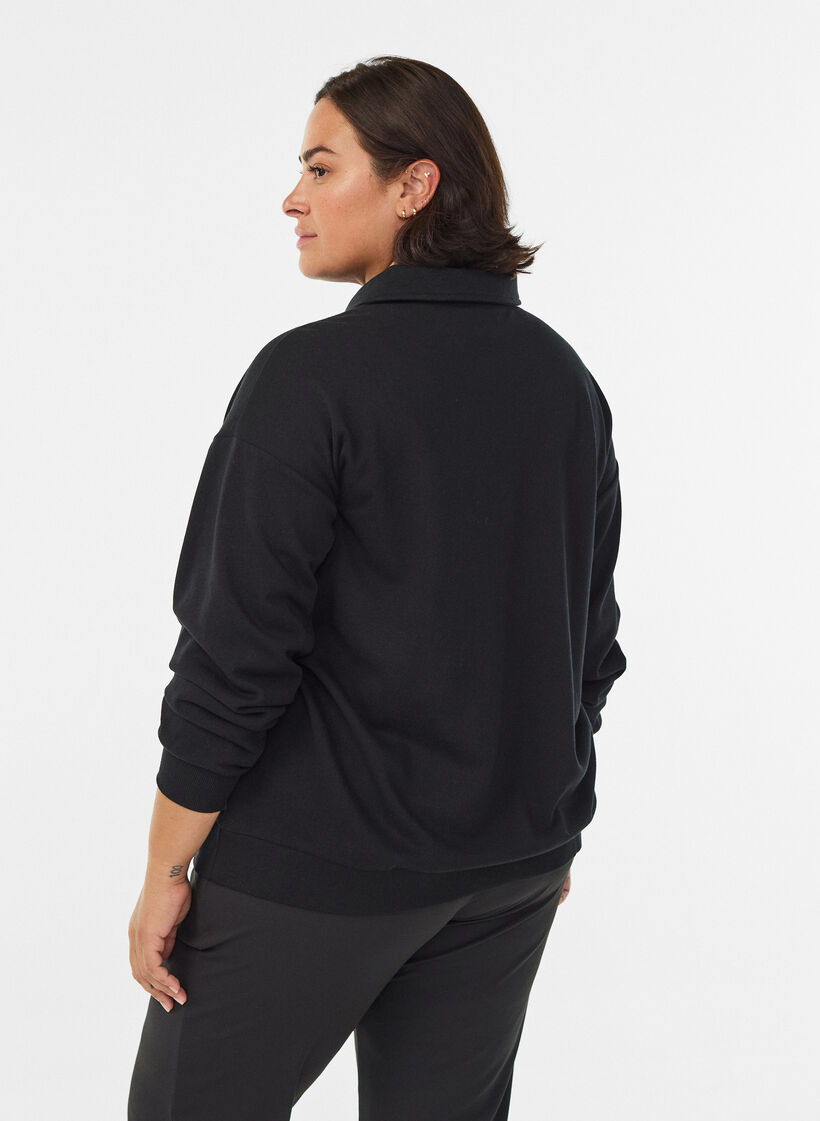 Sporty sweatshirt with collar, Black, Model
