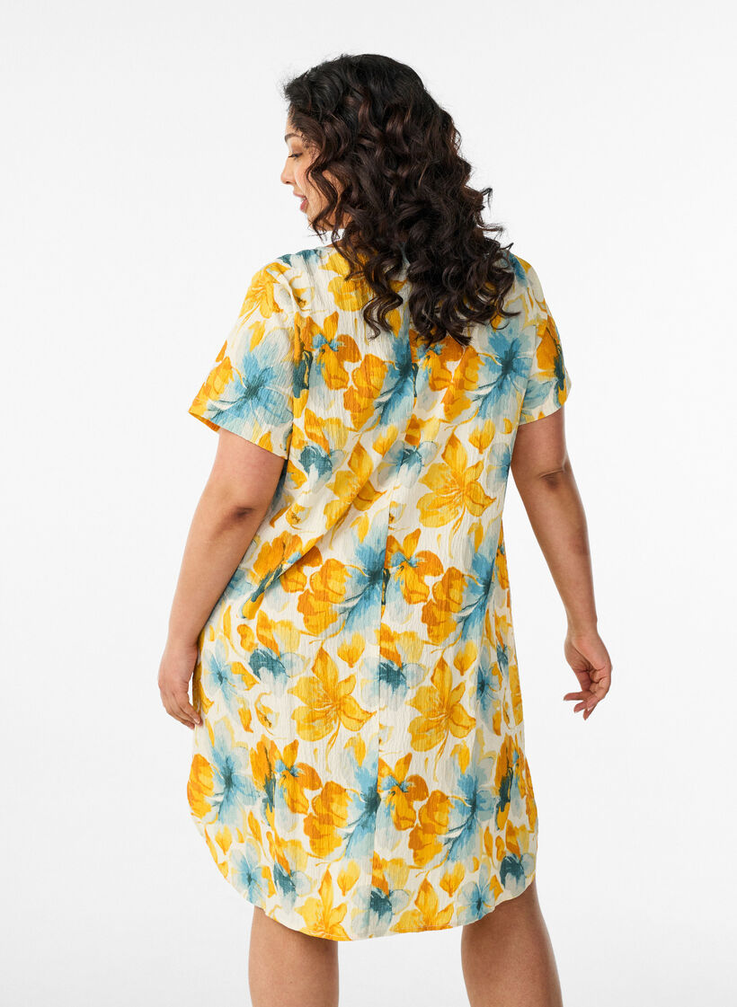 Short dress with a crinkled texture and short sleeves, Yellow, Model image number 2