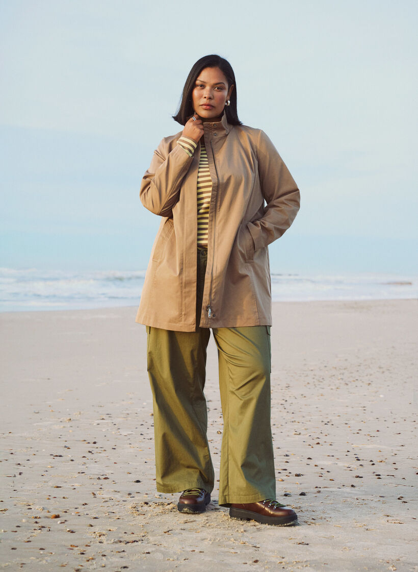 Transitional jacket with pockets and a high collar, Brown, Image