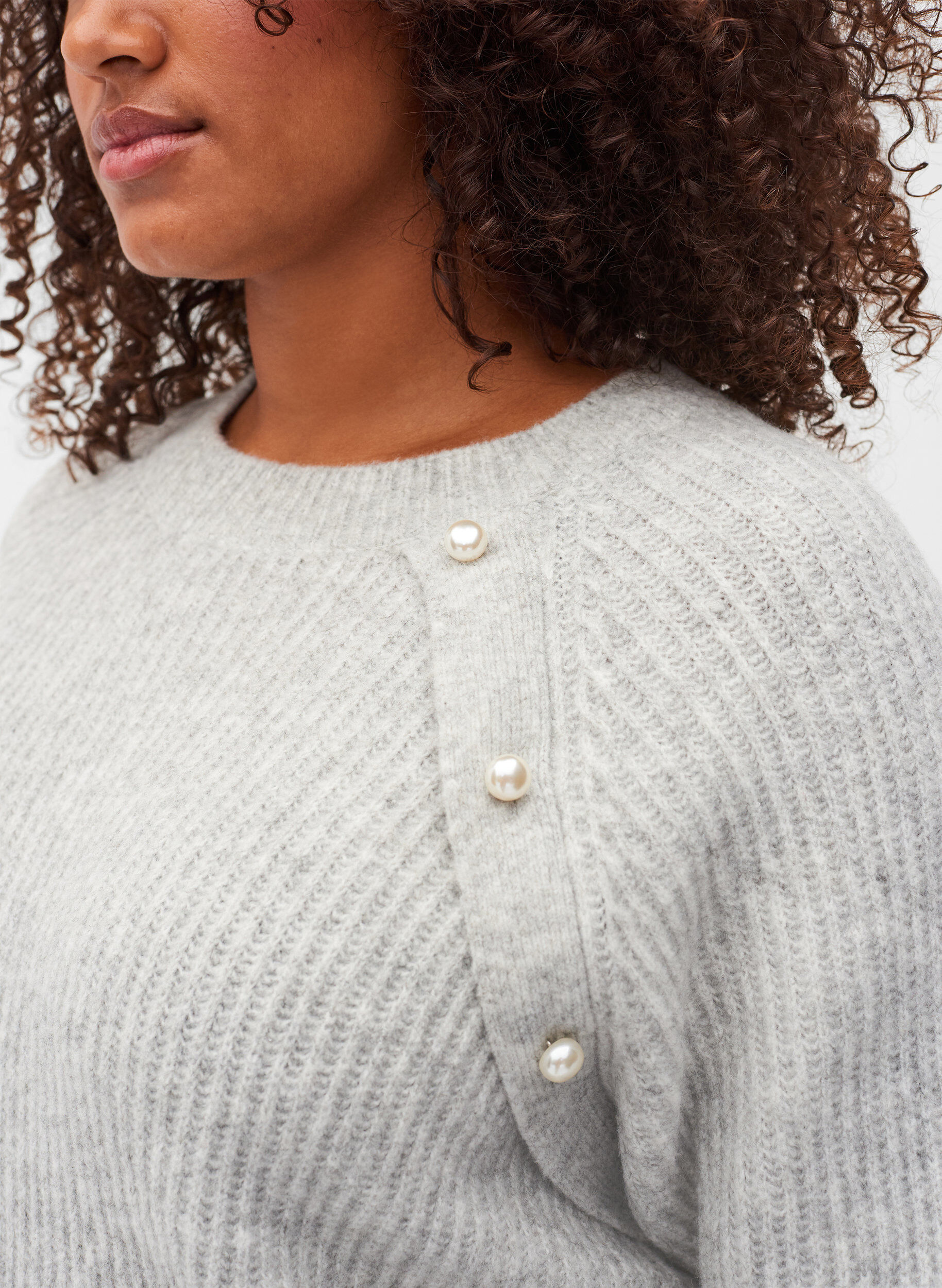Zizzifashion Melange knit sweater with pearl buttons, Light Grey Melange, Model image number 2