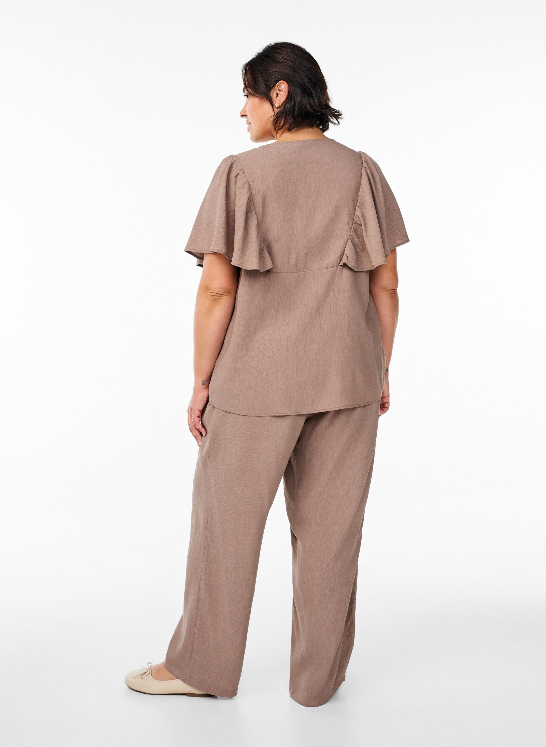 Zizzifashion High-waisted viscose trousers with pockets, Brown, Model image number 1