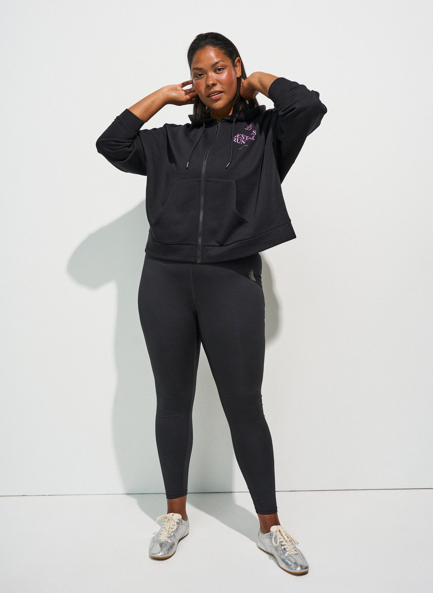 ZizzifashionHoodie with zipper and chest print, Black, Model image number 1