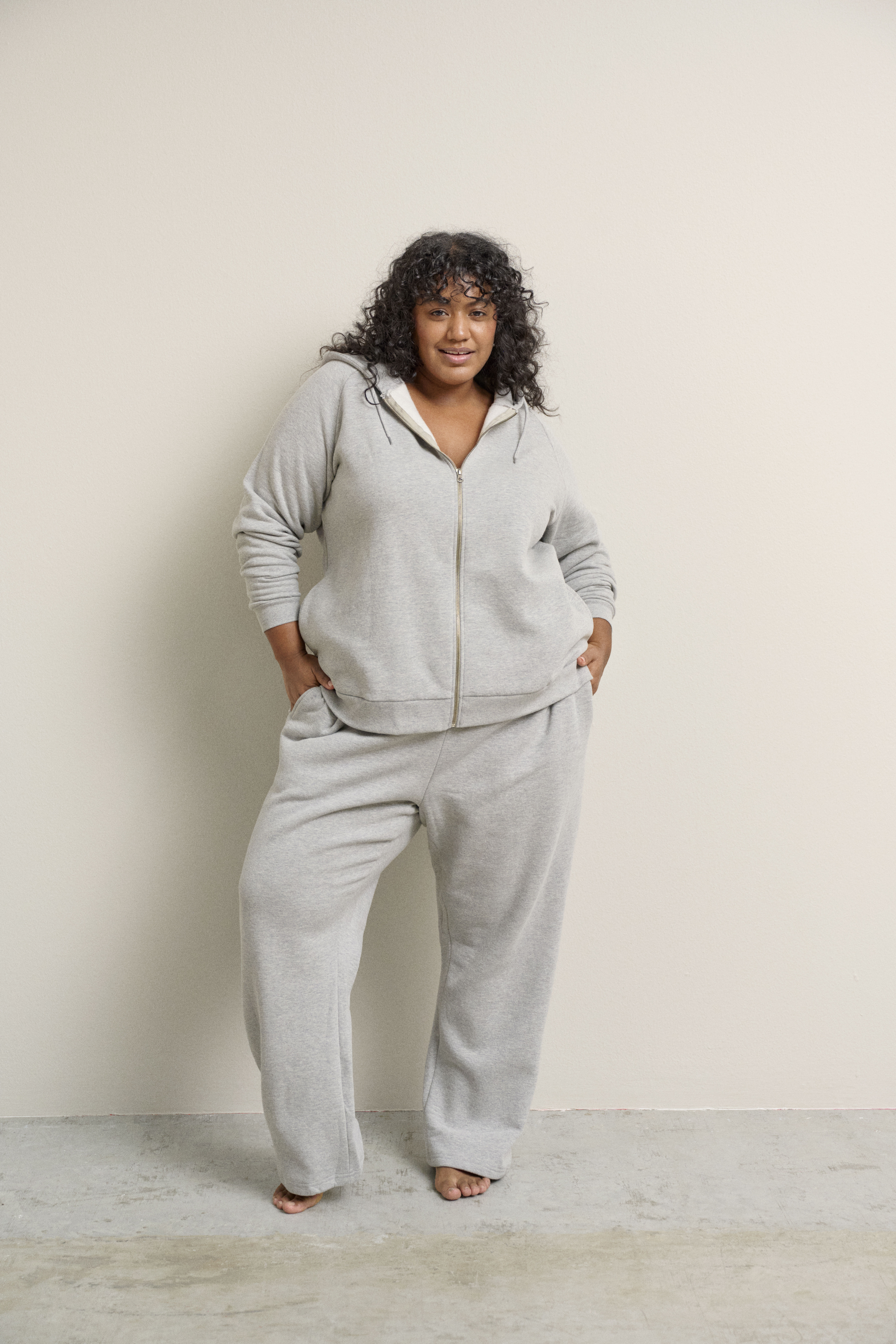 Zizzifashion Grey set with hoodie, , Model