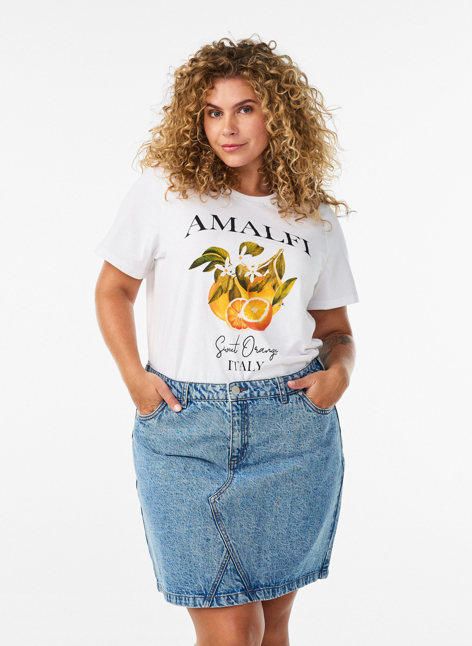 Short denim skirt with pockets, Light Blue, Model