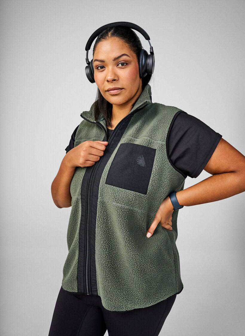 Sporty teddy waistcoat with pockets, Thyme, Image image number 0