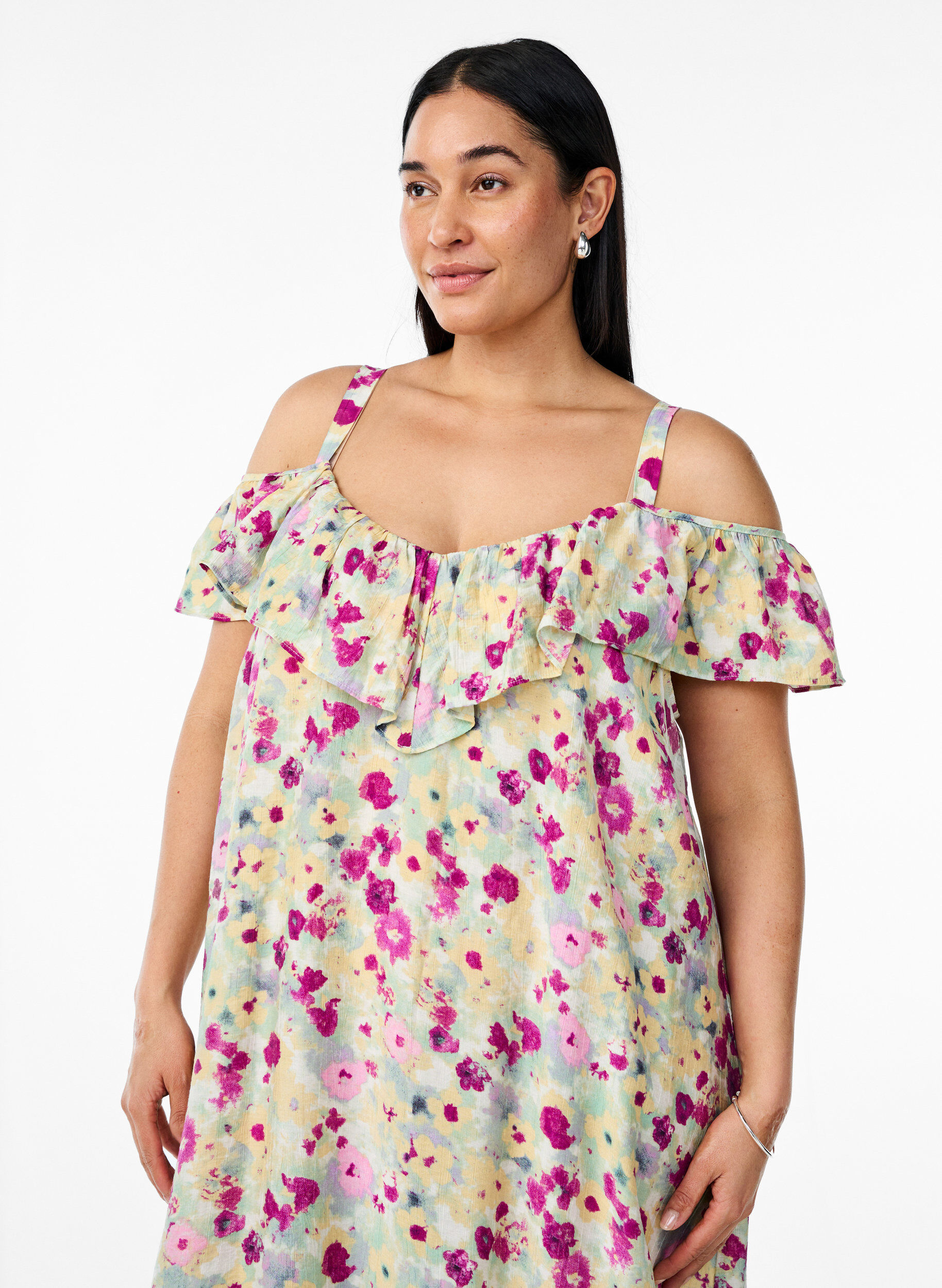 Zizzifashion Floral midi dress with off-shoulder ruffle, Vanilla, Model image number 3