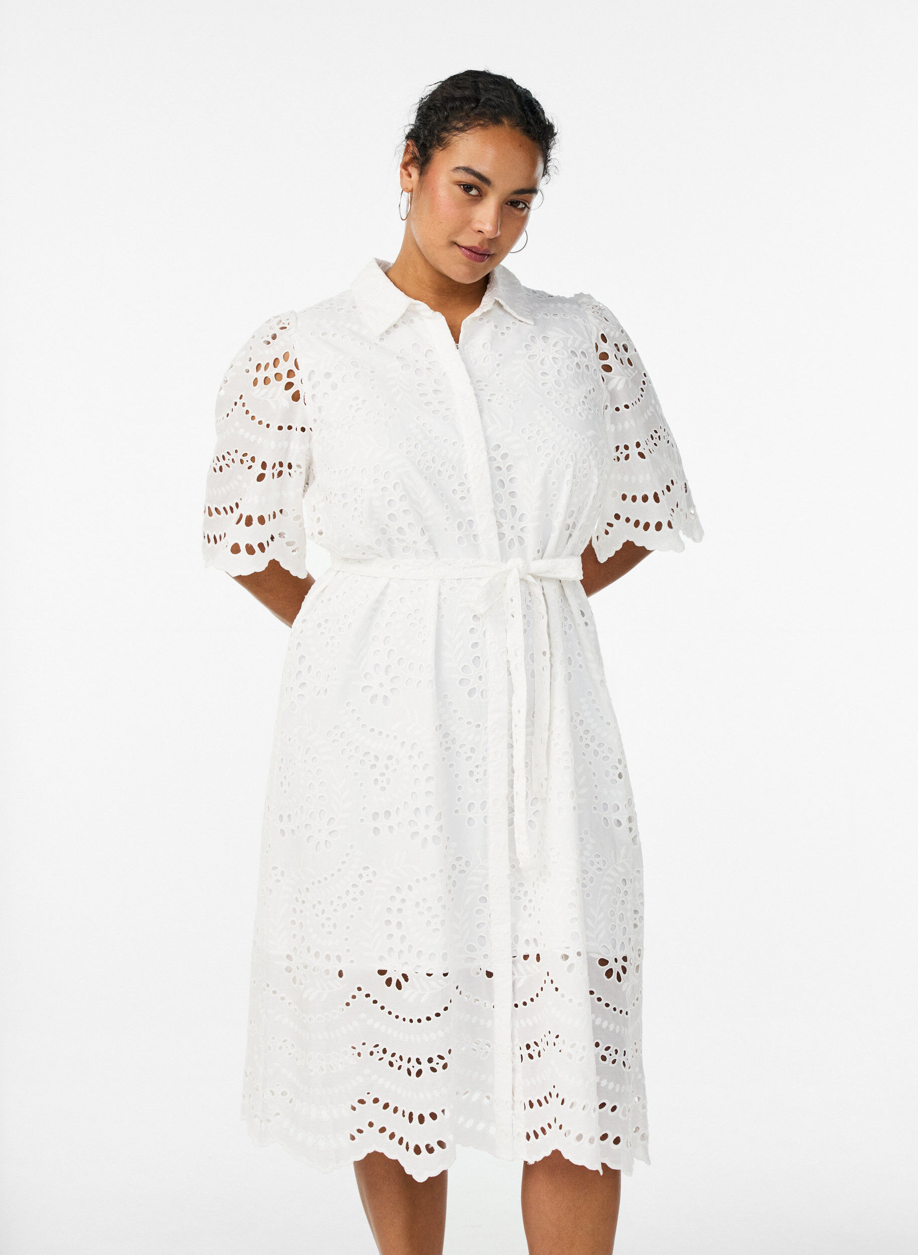 Shirt dress in broderie anglaise with a tie-belt, White, Model