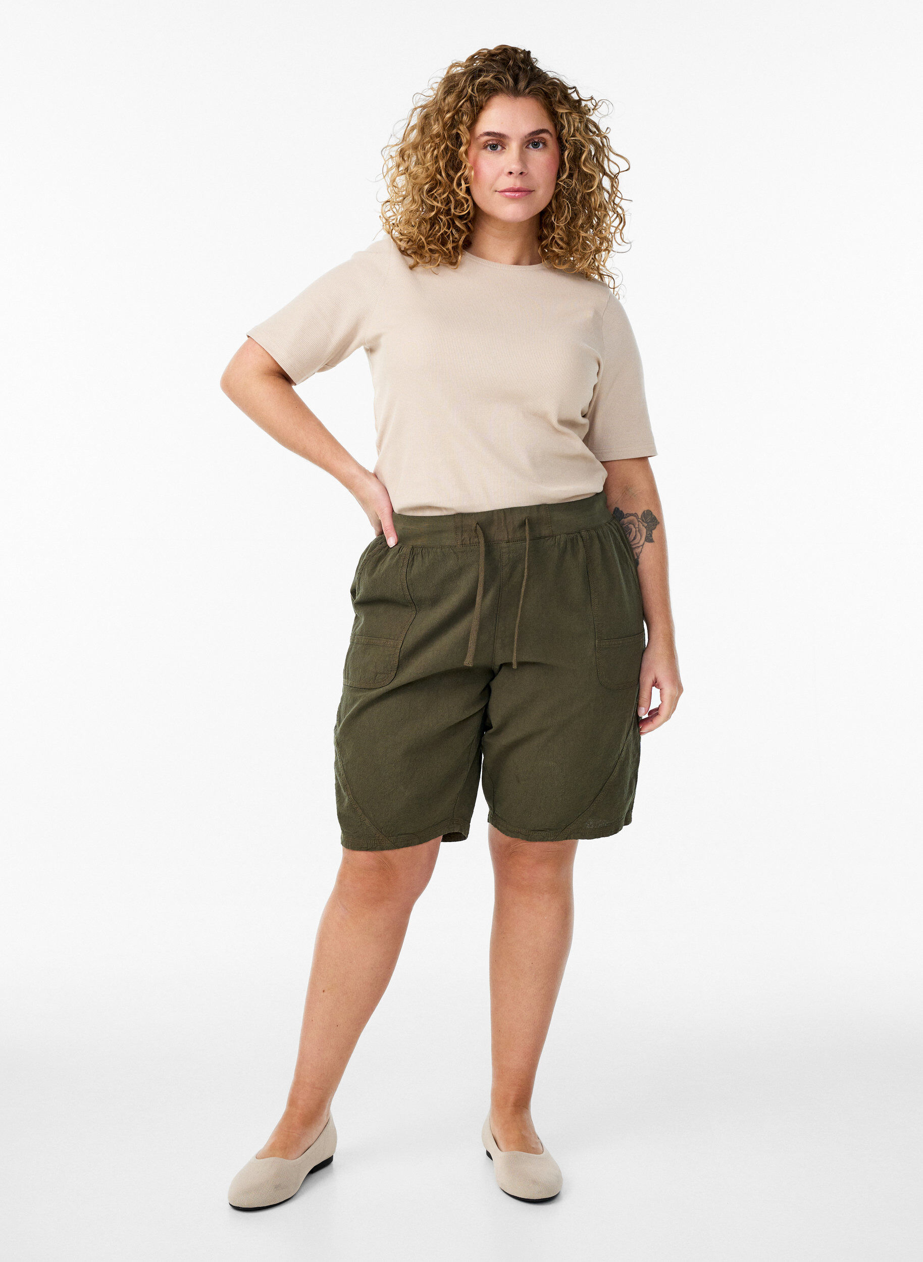 Zizzifashion Loose cotton shorts with pockets, Green, Model image number 1