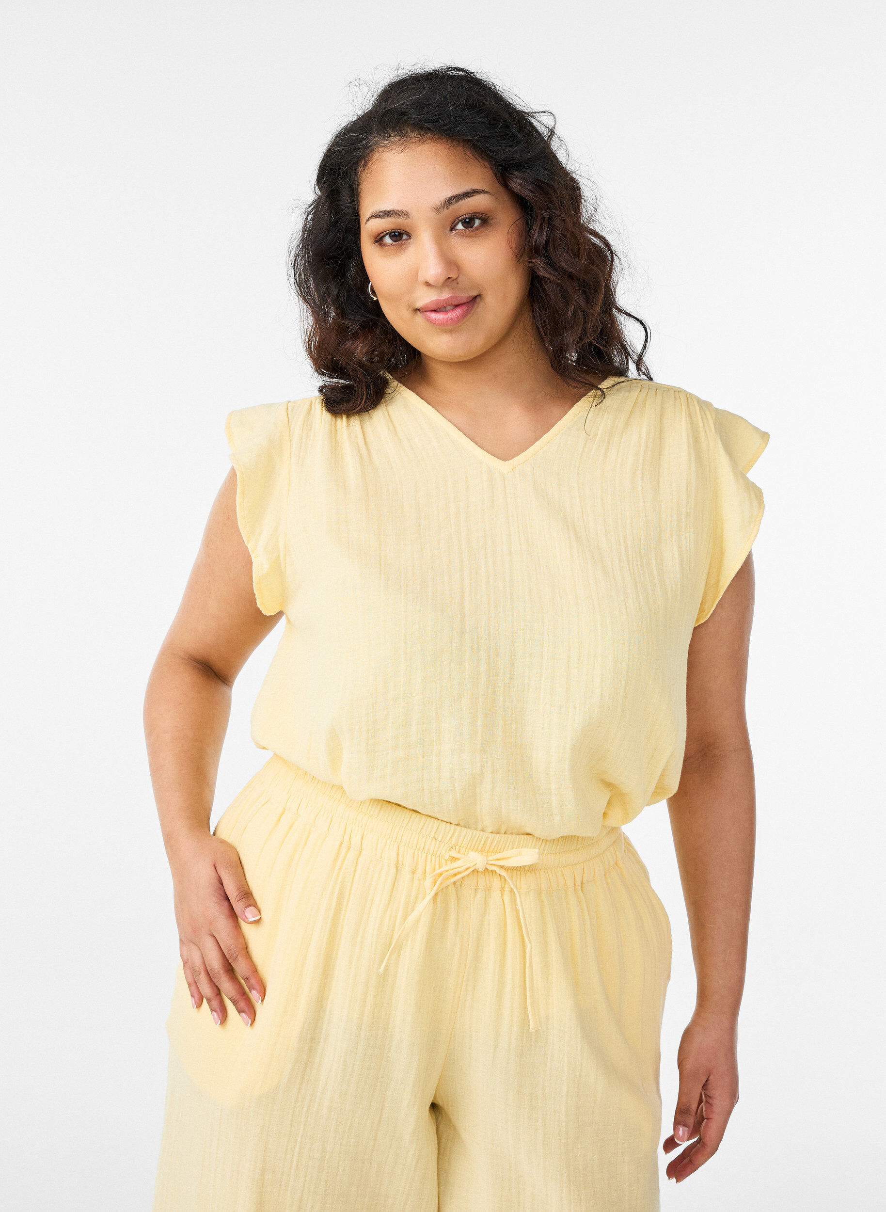 Zizzifashion Sleeveless top in cotton muslin with ruffles, Yellow, Model image number 0