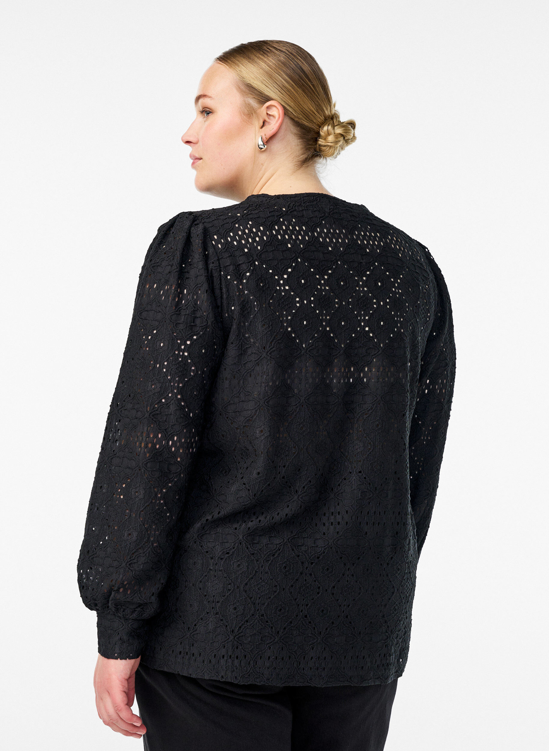 Zizzifashion Long-sleeved blouse with eyelet embroidery, Black, Model image number 2