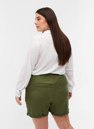Loose lyocell shorts with pockets, Kaki Green, Model image number 1
