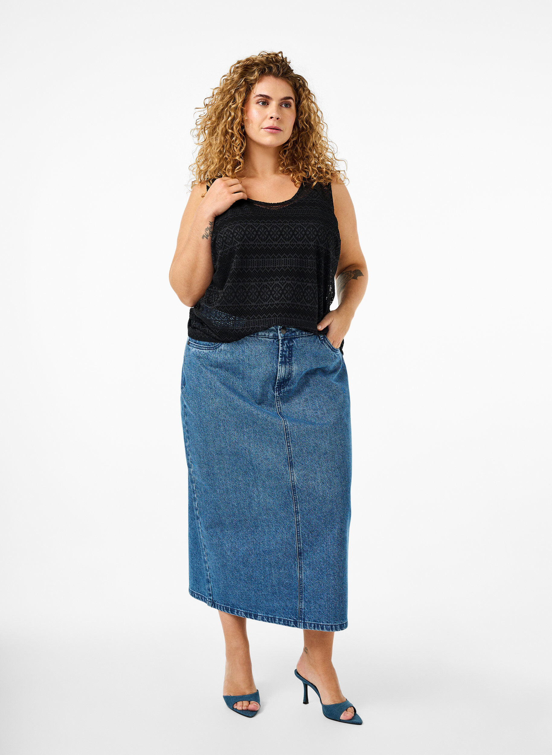 Zizzifashion Sleeveless top with hole pattern, Black, Model image number 2