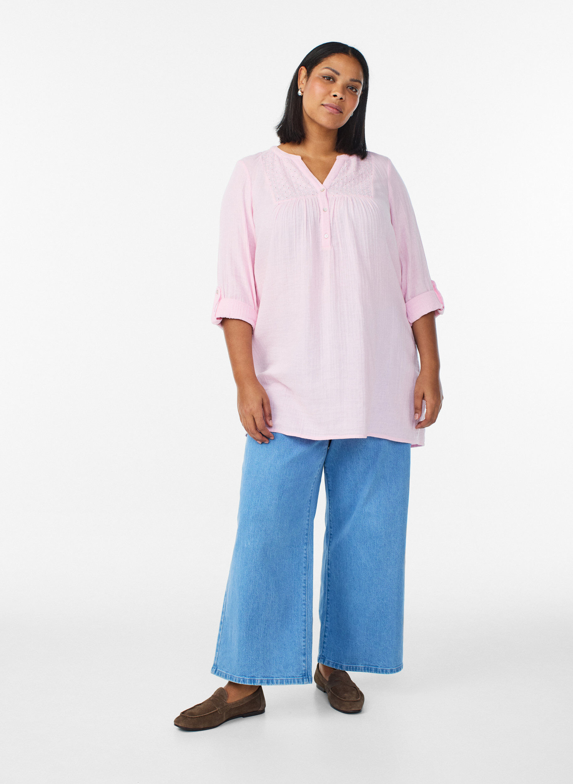 Zizzifashion Cotton muslin tunic with broderie anglaise, Rose, Model image number 1