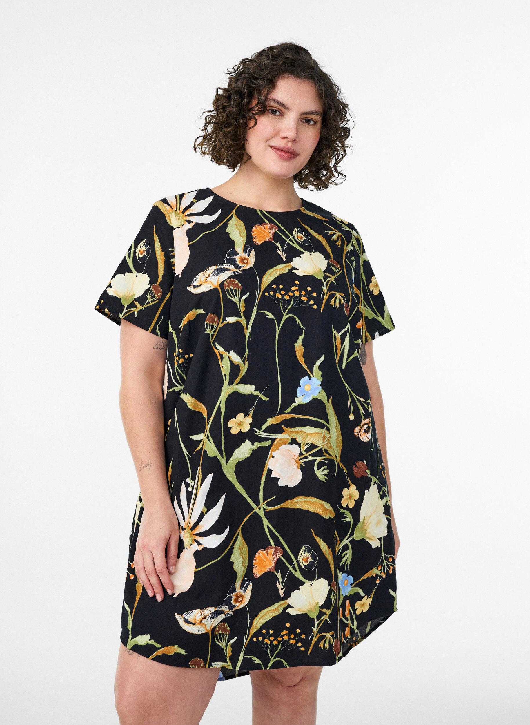 Zizzifashion Cotton tunic with a floral print, Black, Model image number 0