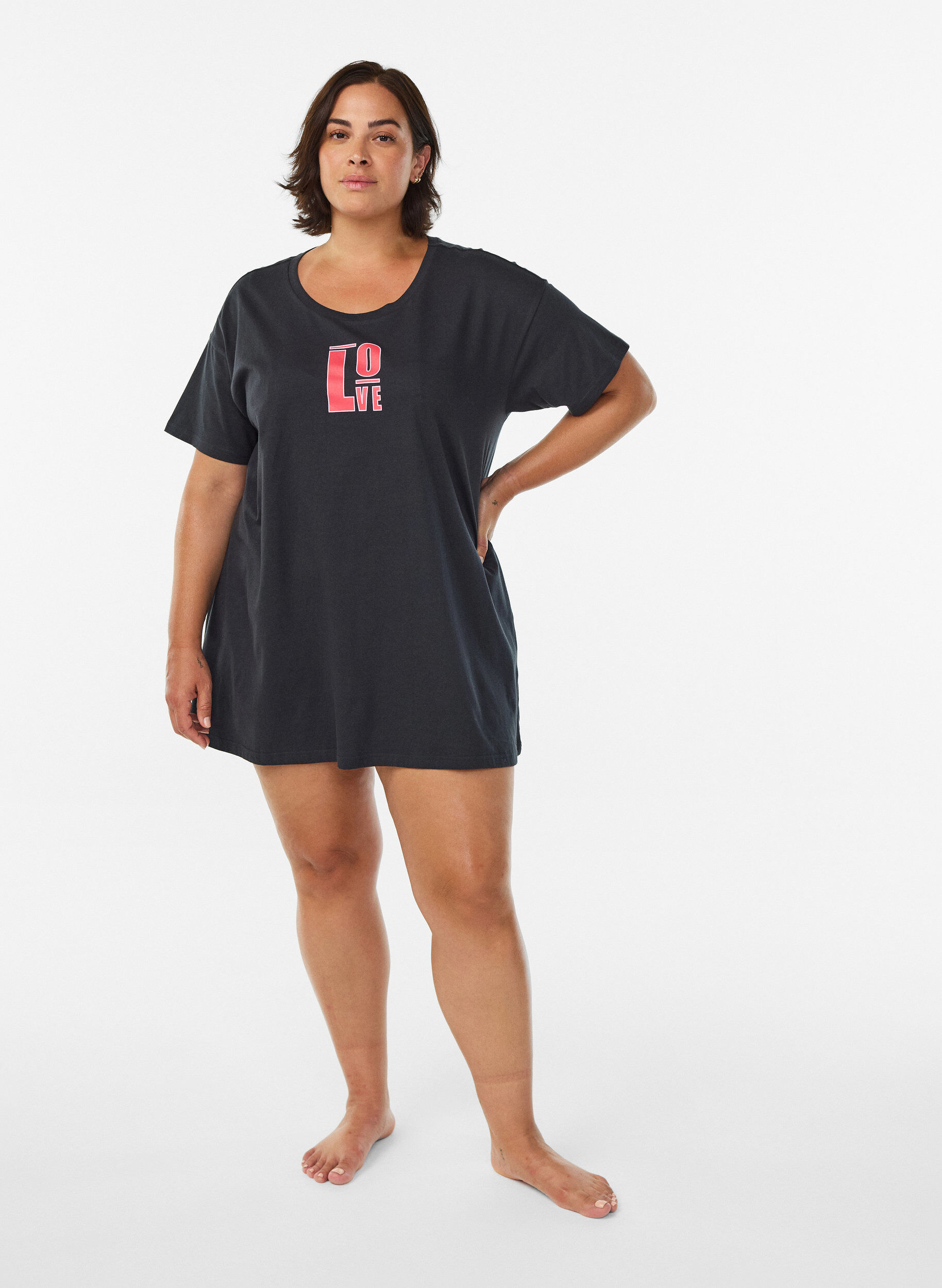 Zizzifashion Long night T-shirt in organic cotton with print, Dark Grey, Model image number 1